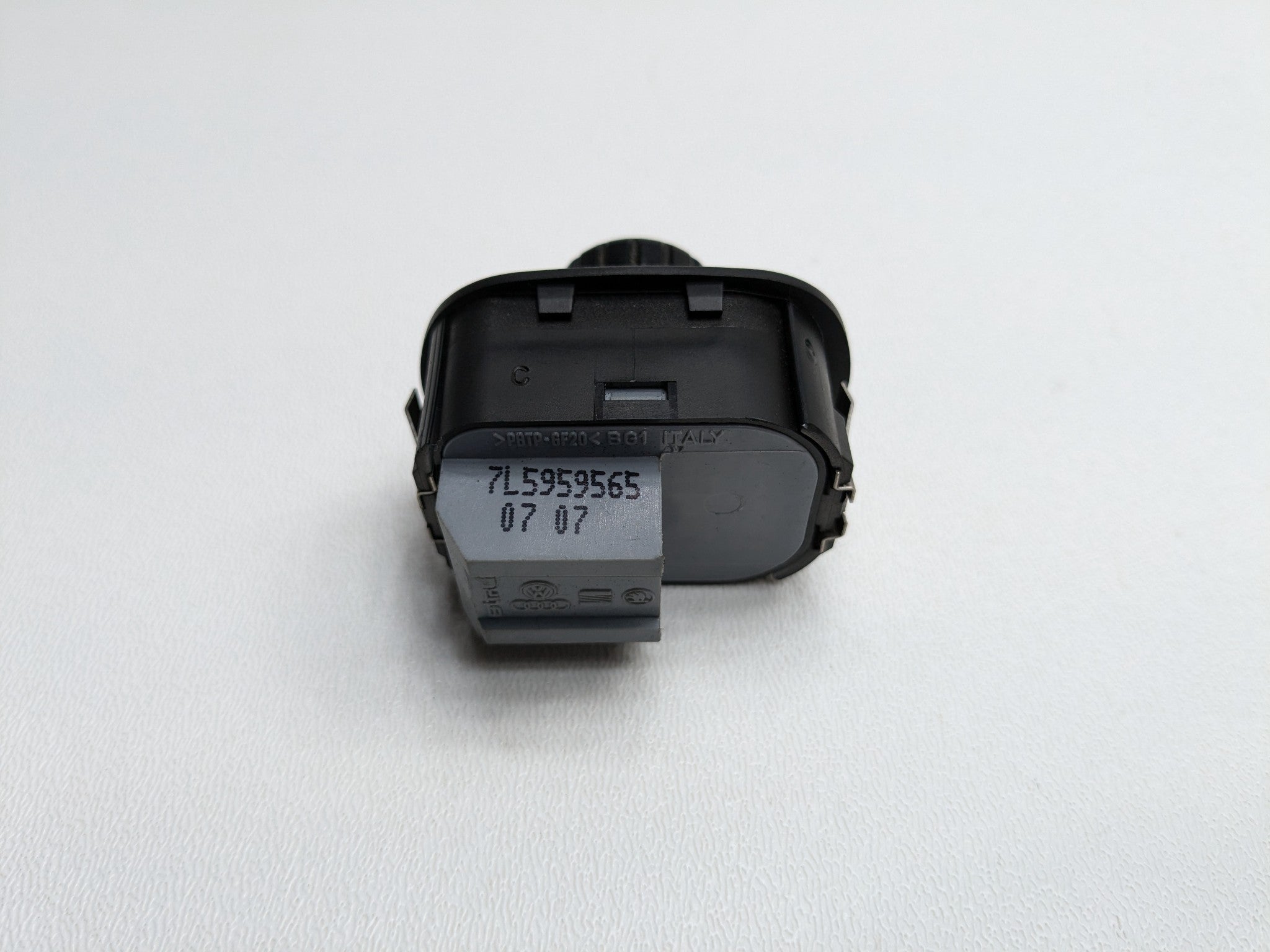 2008 - 2010 OEM PORSCHE CAYENNE DOOR MIRROR ADJUSTMENT CONTROL SWITCH