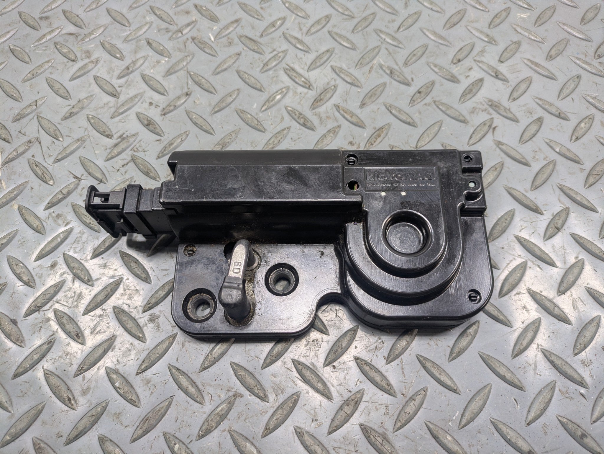 2008 - 2010 OEM PORSCHE CAYENNE REAR LIFTGATE LATCH LOCK ACTUATOR WITH MOTOR