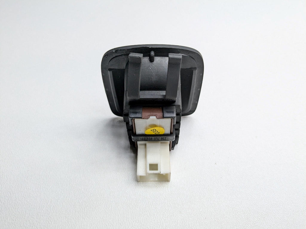 2008 - 2010 OEM PORSCHE CAYENNE DOOR CARD BOOT OPENING HATCH OPEN SWITCH BUTTON