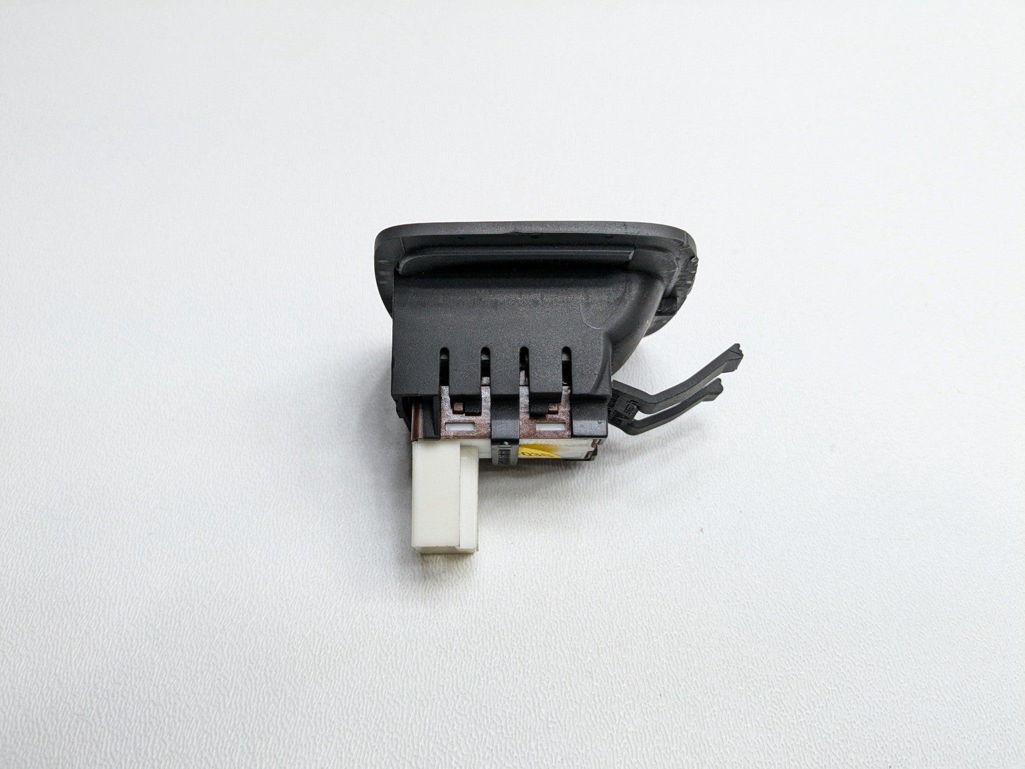 2008 - 2010 OEM PORSCHE CAYENNE DOOR CARD BOOT OPENING HATCH OPEN SWITCH BUTTON