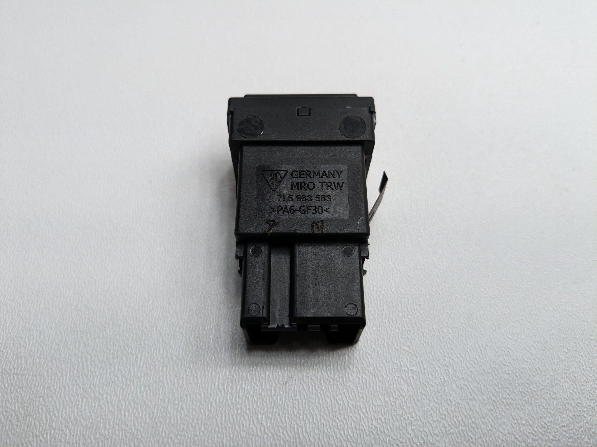2008 - 2010 OEM PORSCHE CAYENNE LEFT DRIVER SIDE SEAT HEATER CONTROL SWITCH