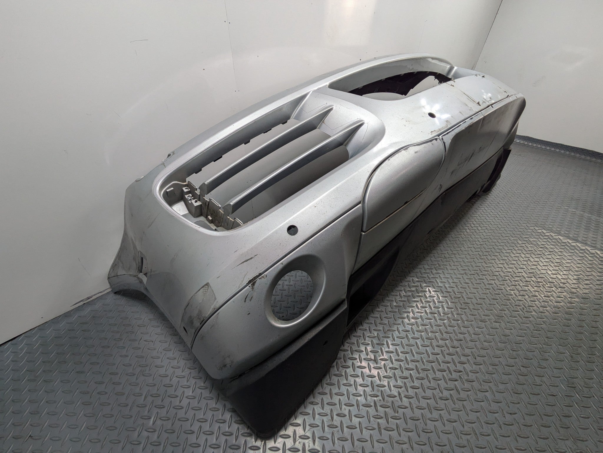 2008 - 2010 OEM PORSCHE CAYENNE FRONT BUMPER COVER ASSEMBLY