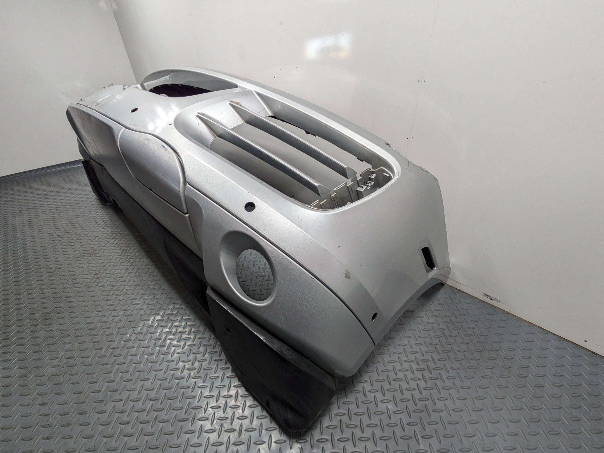 2008 - 2010 OEM PORSCHE CAYENNE FRONT BUMPER COVER ASSEMBLY