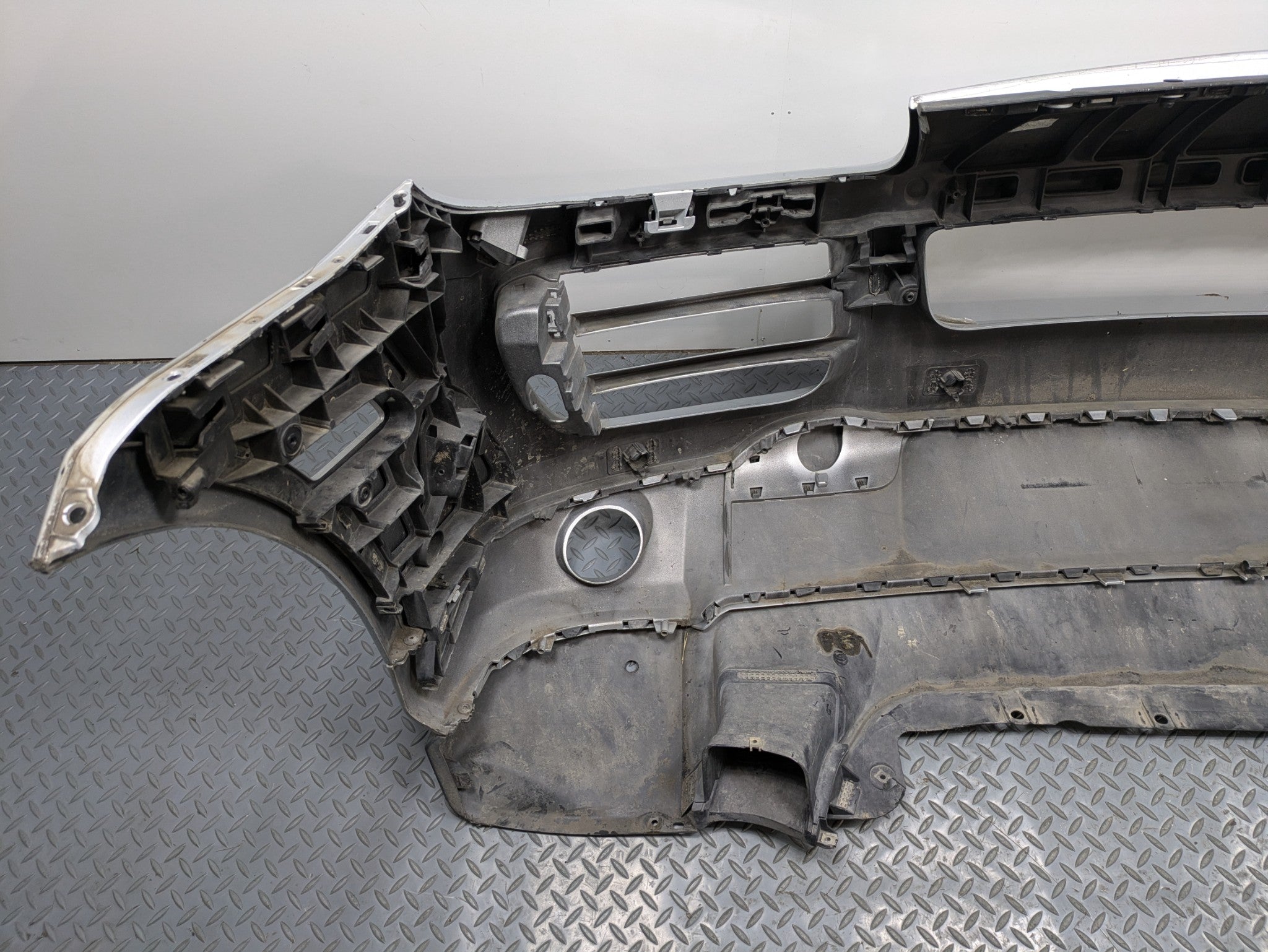 2008 - 2010 OEM PORSCHE CAYENNE FRONT BUMPER COVER ASSEMBLY