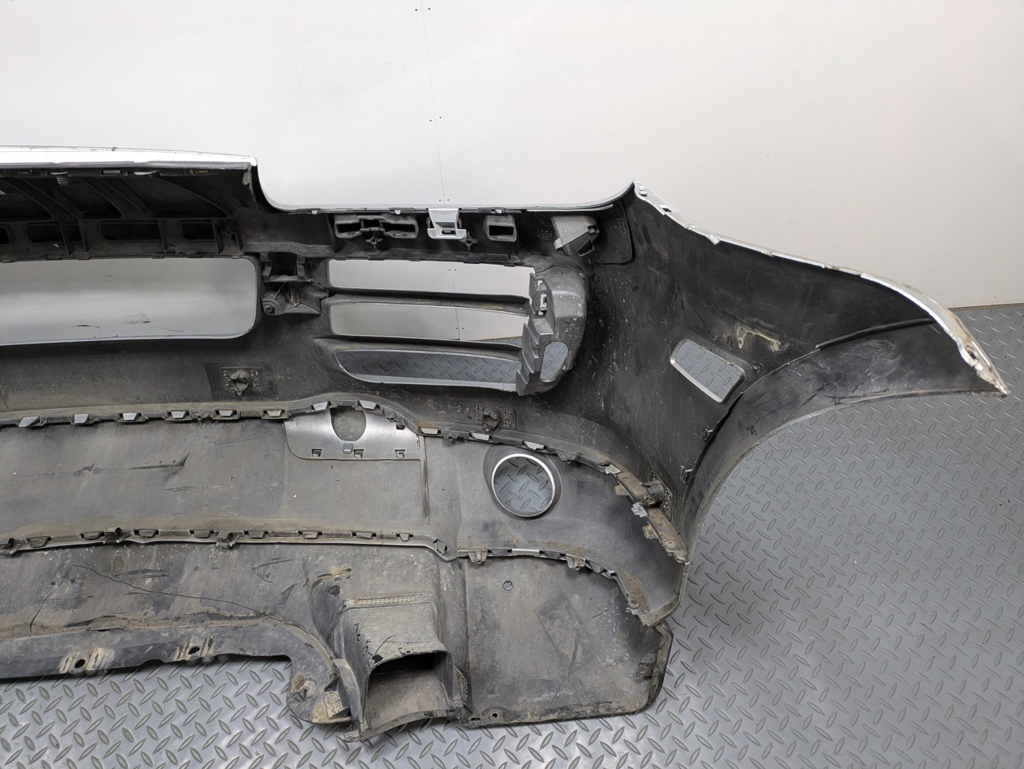 2008 - 2010 OEM PORSCHE CAYENNE FRONT BUMPER COVER ASSEMBLY