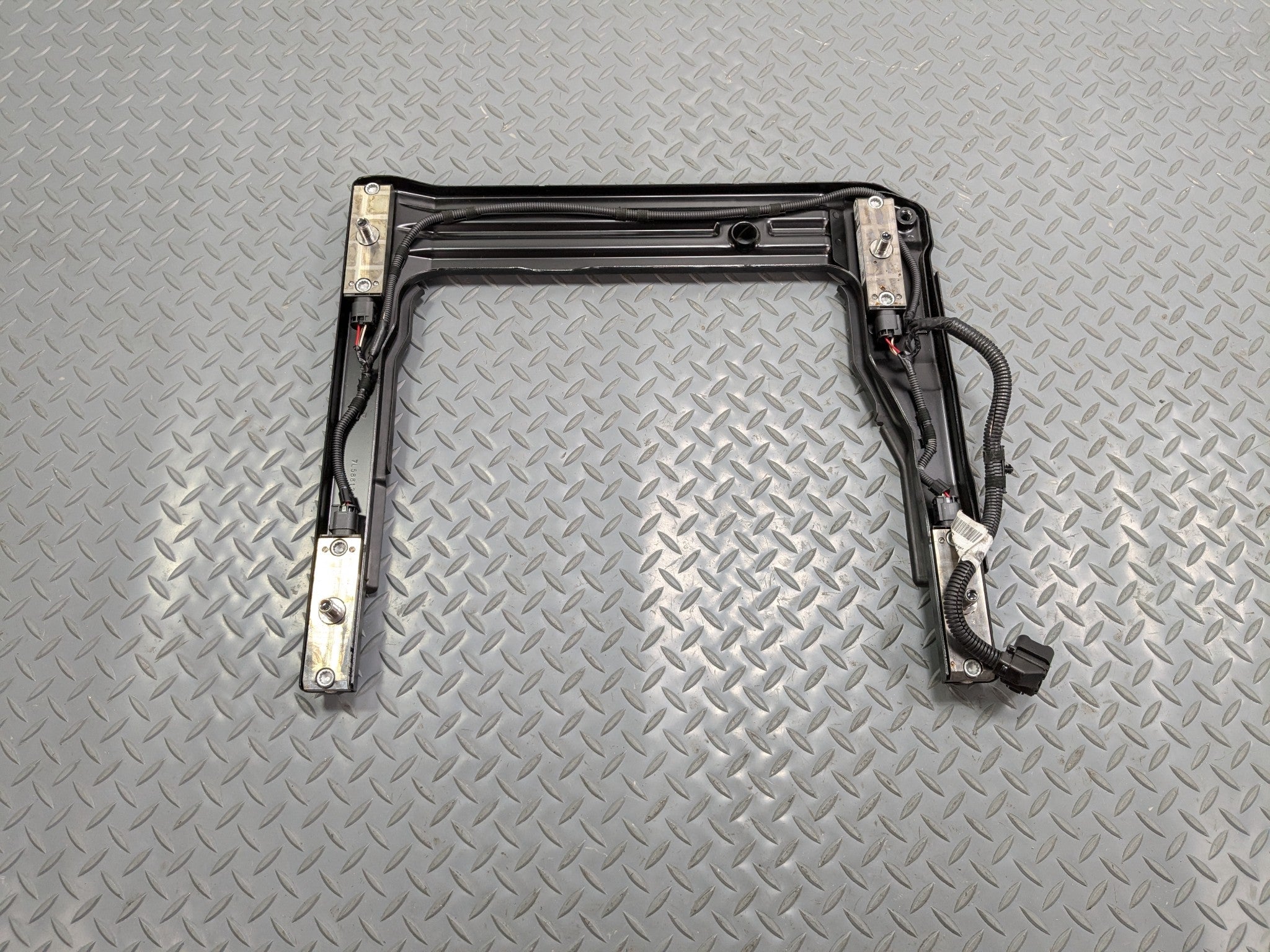 2008 - 2010 OEM PORSCHE CAYENNE FRONT RIGHT PASSENGER SIDE SEAT TRACK RAILS