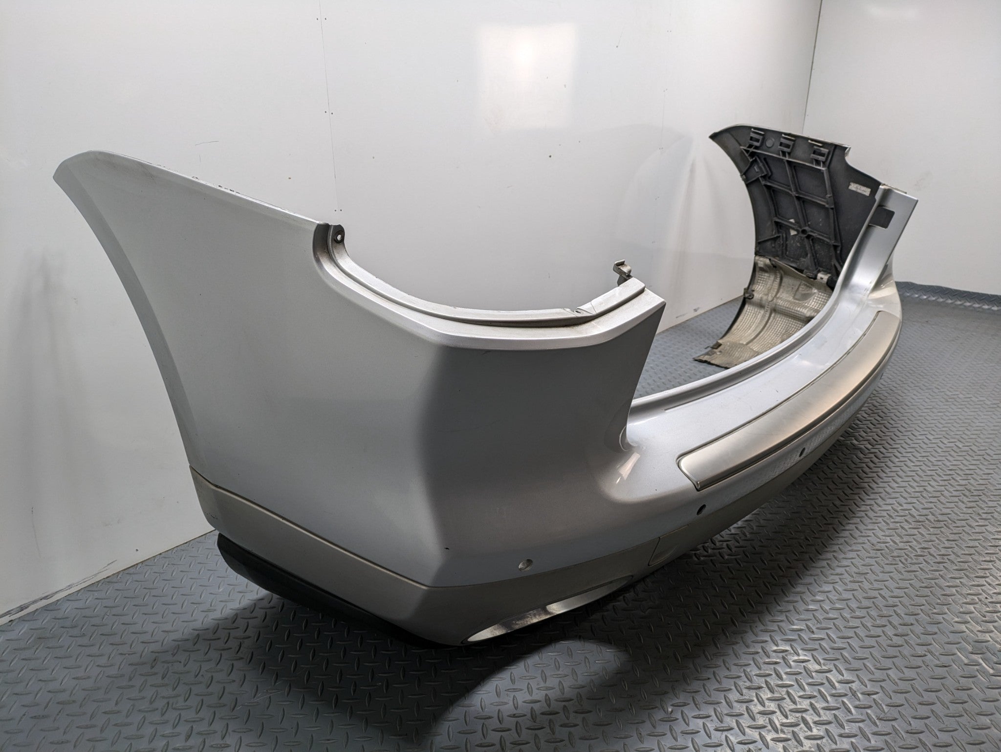 2008 - 2010 OEM PORSCHE CAYENNE REAR BUMPER COVER PANEL ASSEMBLY