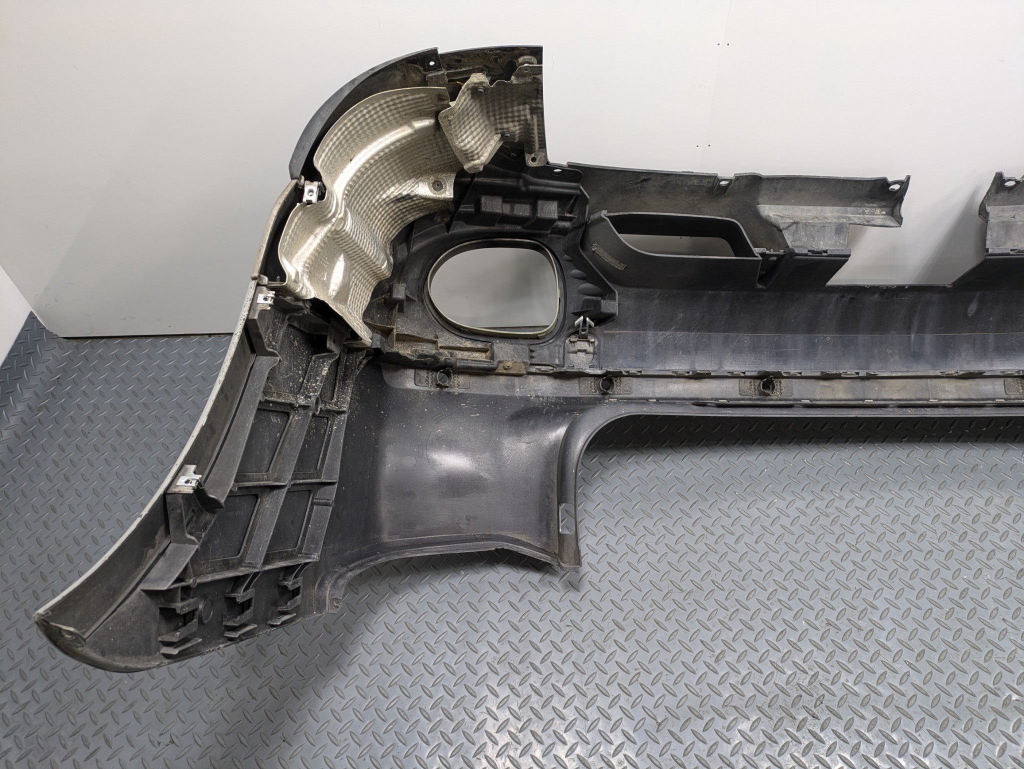 2008 - 2010 OEM PORSCHE CAYENNE REAR BUMPER COVER PANEL ASSEMBLY