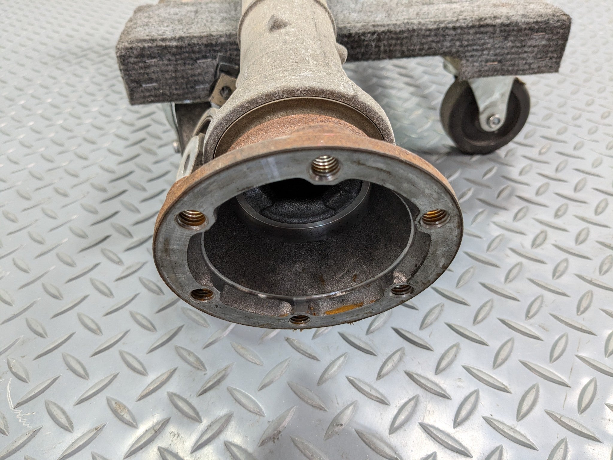 08 - 10 OEM PORSCHE CAYENNE FRONT AXLE DIFFERENTIAL CARRIER 4.8L WITHOUT TURBO