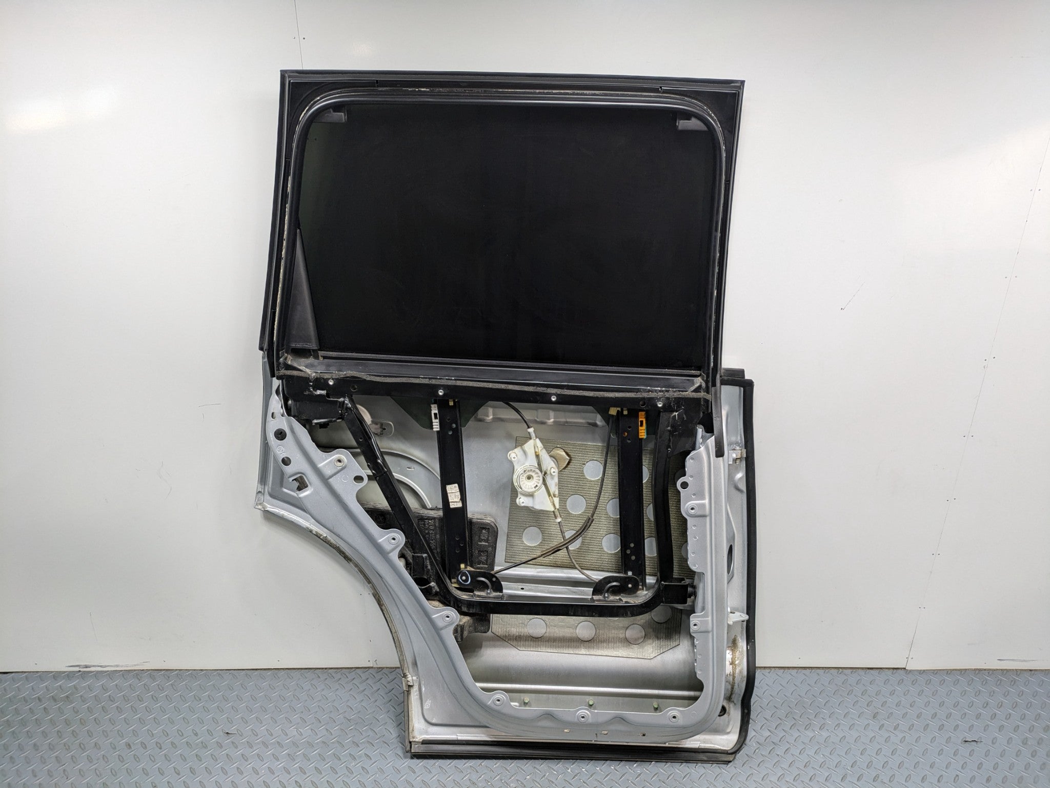 2008 - 2010 OEM PORSCHE CAYENNE REAR LEFT DRIVER SIDE DOOR SHELL PANEL ASSEMBLY