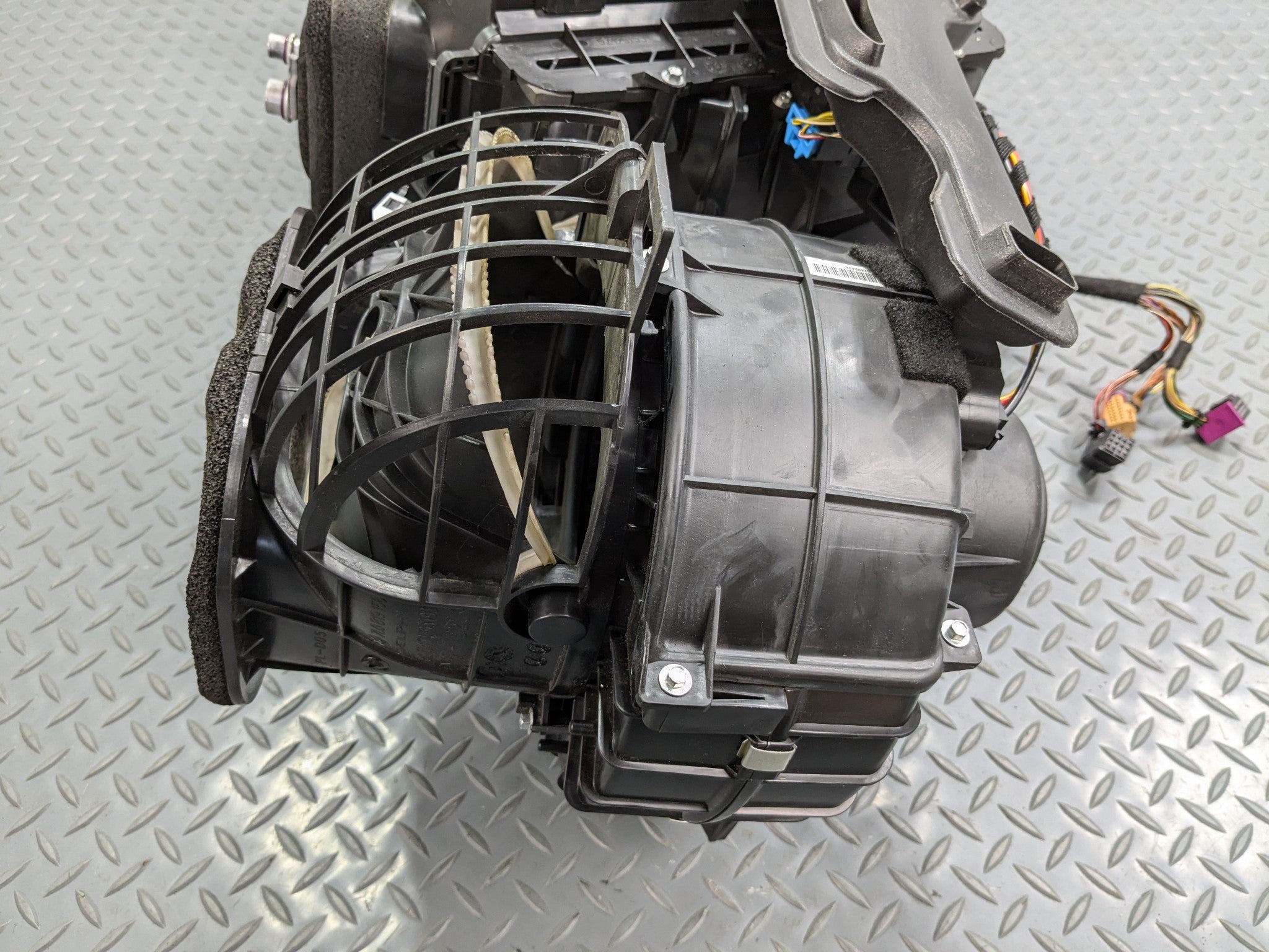 2008 - 2010 OEM PORSCHE CAYENNE AIR CONDITIONING EVAPORATOR HEATER CORE HOUSING