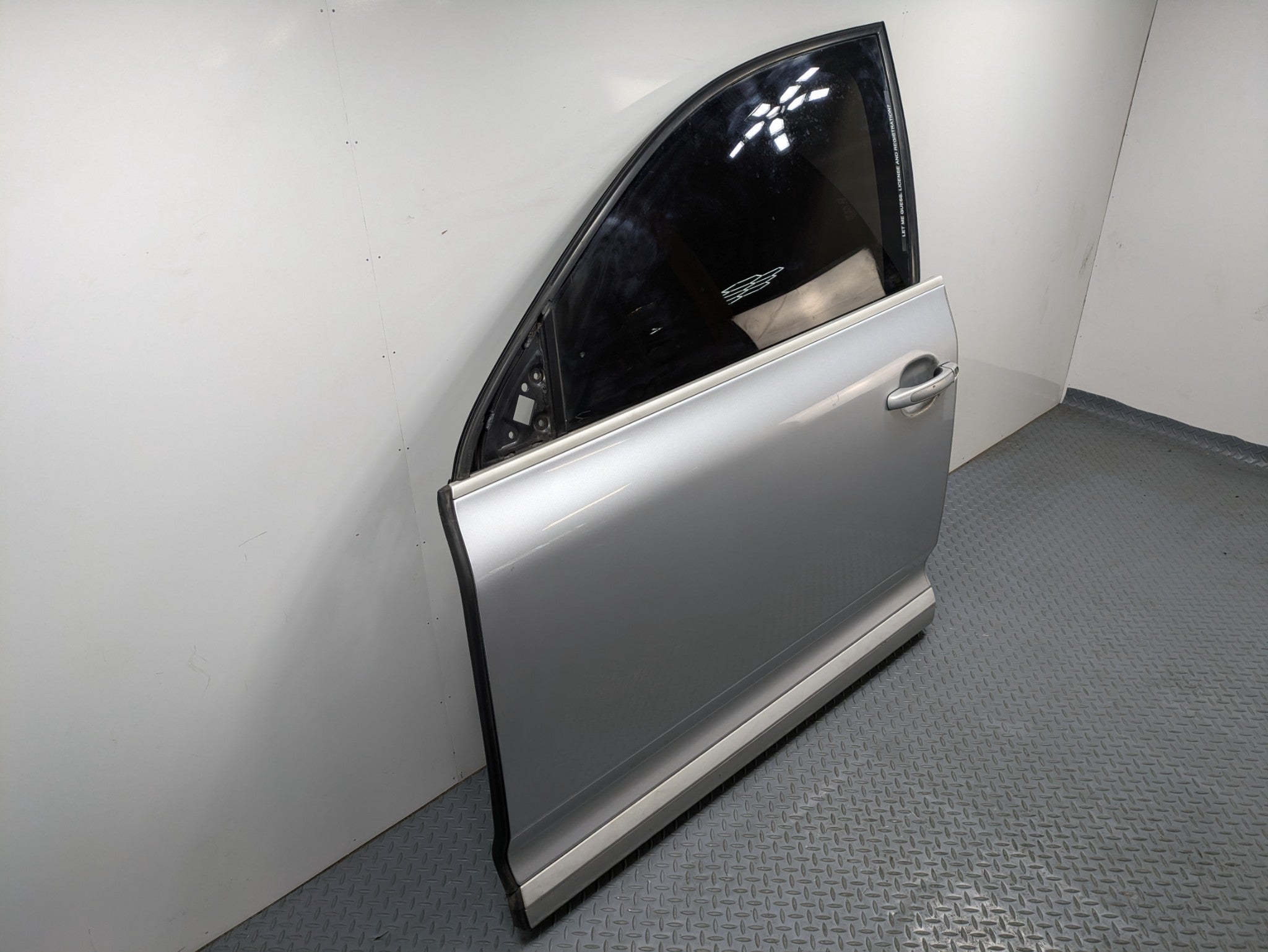 2008 - 2010 OEM PORSCHE CAYENNE FRONT LEFT DRIVER SIDE DOOR SHELL PANEL ASSEMBLY
