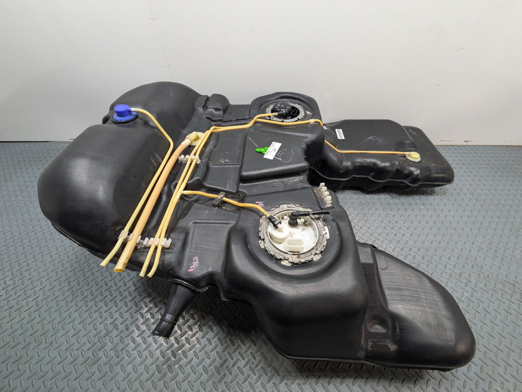 2008 - 2010 OEM PORSCHE CAYENNE FUEL GAS TANK RESERVOIR ASSEMBLY 957