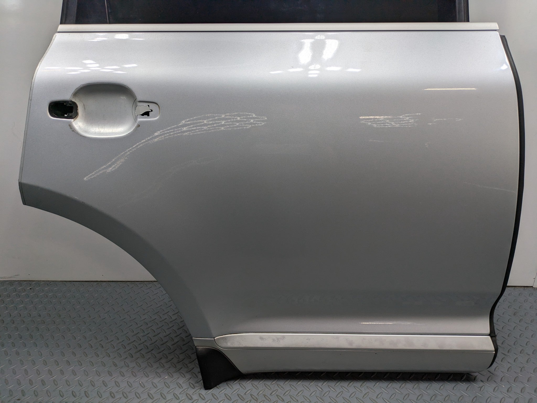 08 - 10 OEM PORSCHE CAYENNE REAR RIGHT PASSENGER SIDE DOOR SHELL PANEL ASSEMBLY