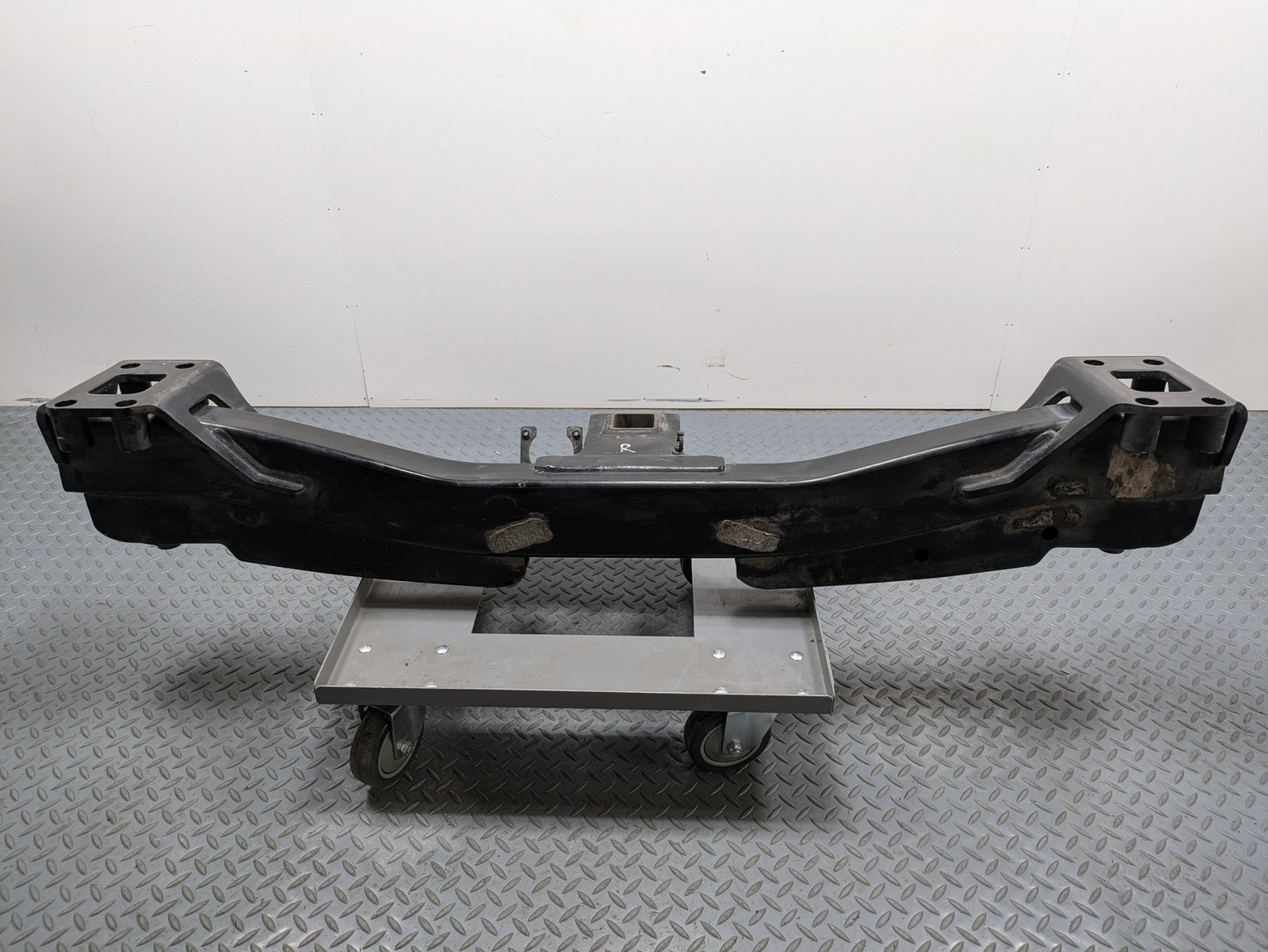 2008 - 2010 OEM PORSCHE CAYENNE REAR BUMPER REINFORCEMENT BAR WITH TOW HITCH