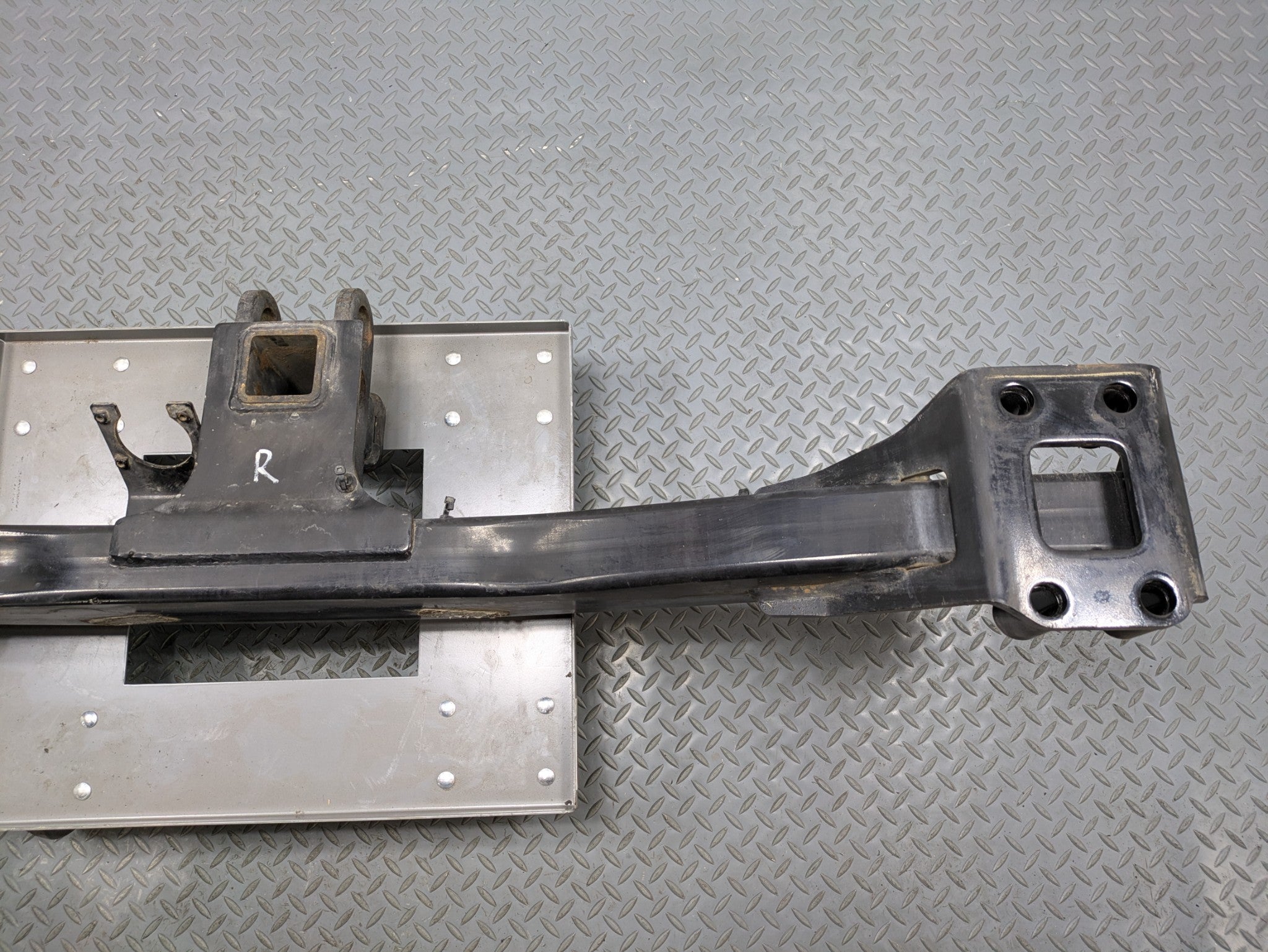 2008 - 2010 OEM PORSCHE CAYENNE REAR BUMPER REINFORCEMENT BAR WITH TOW HITCH