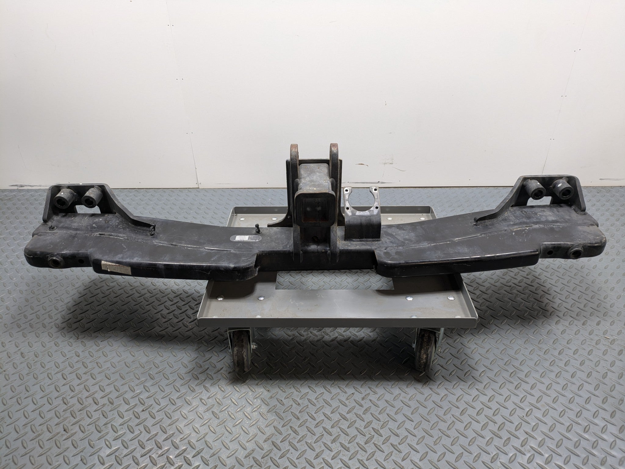 2008 - 2010 OEM PORSCHE CAYENNE REAR BUMPER REINFORCEMENT BAR WITH TOW HITCH