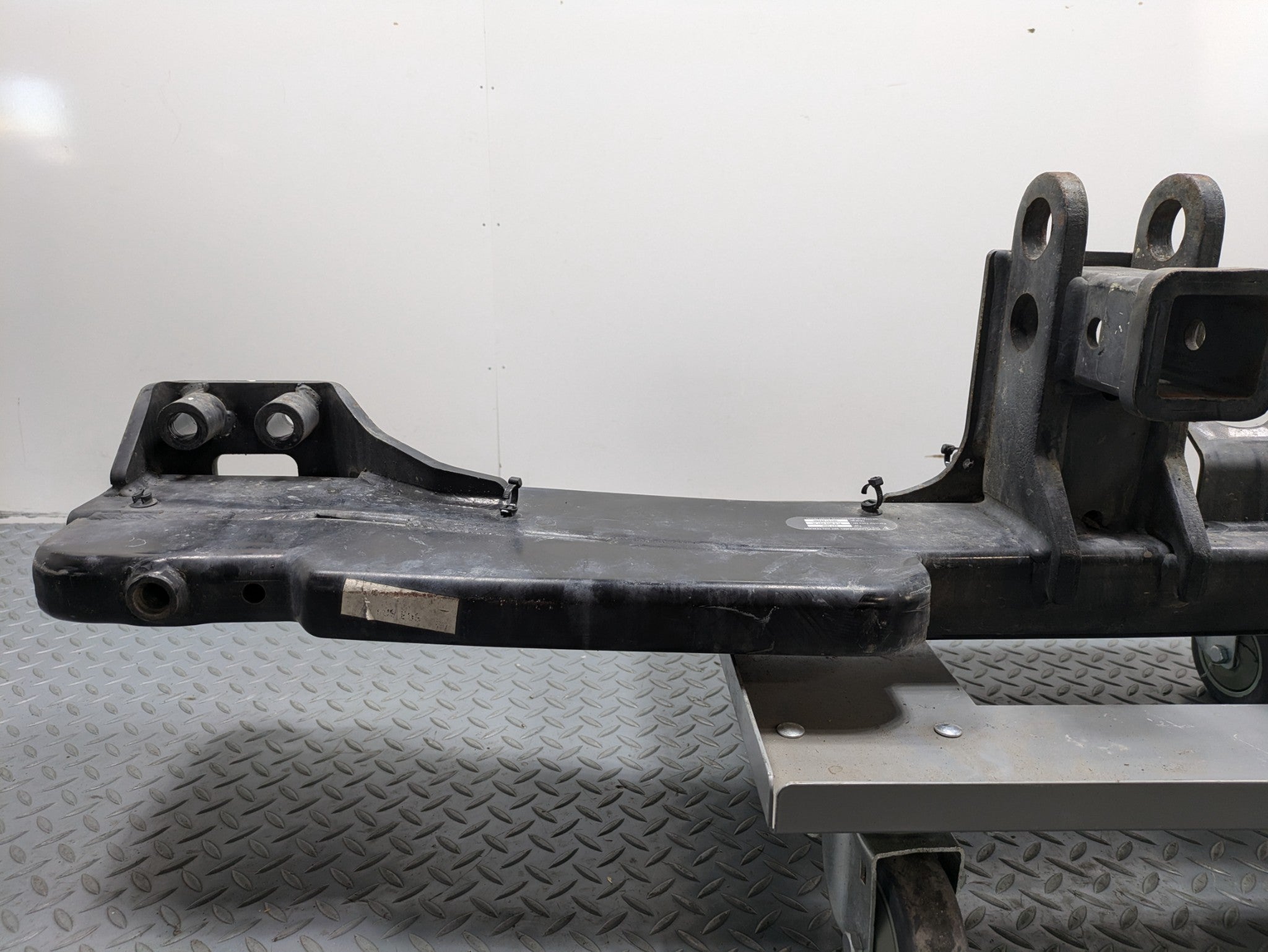 2008 - 2010 OEM PORSCHE CAYENNE REAR BUMPER REINFORCEMENT BAR WITH TOW HITCH