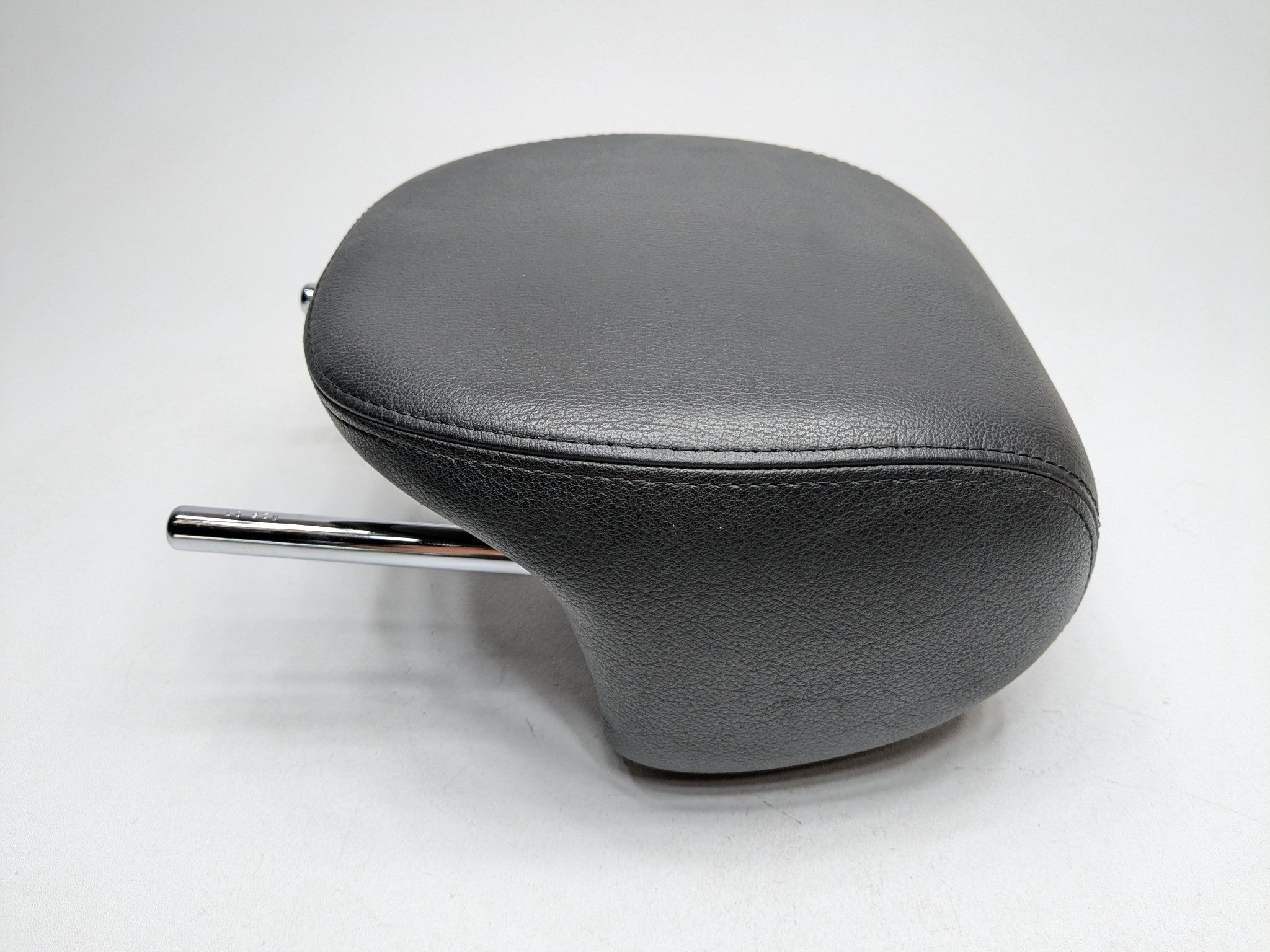 2008 - 2010 OEM PORSCHE CAYENNE REAR RIGHT PASSENGER SIDE SEAT HEADREST ASSEMBLY