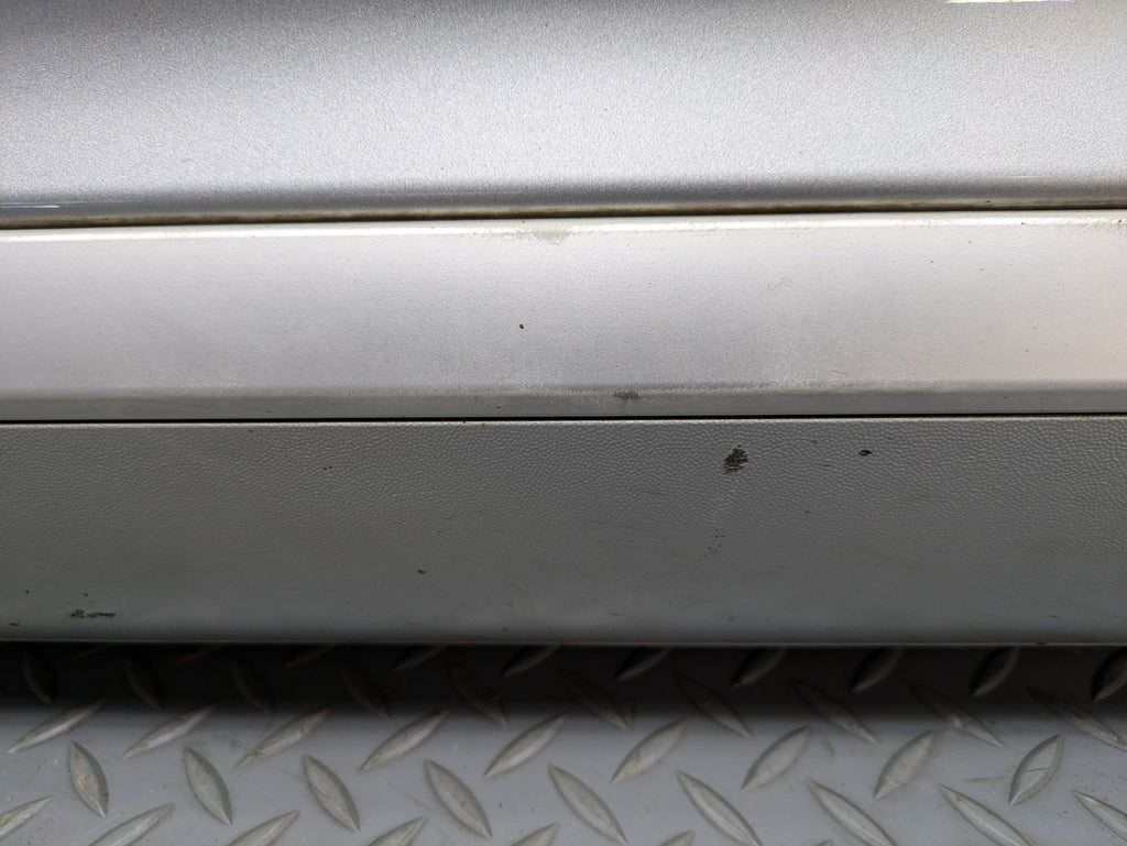 08 - 10 OEM PORSCHE CAYENNE FRONT RIGHT PASSENGER SIDE DOOR SHELL PANEL ASSEMBLY