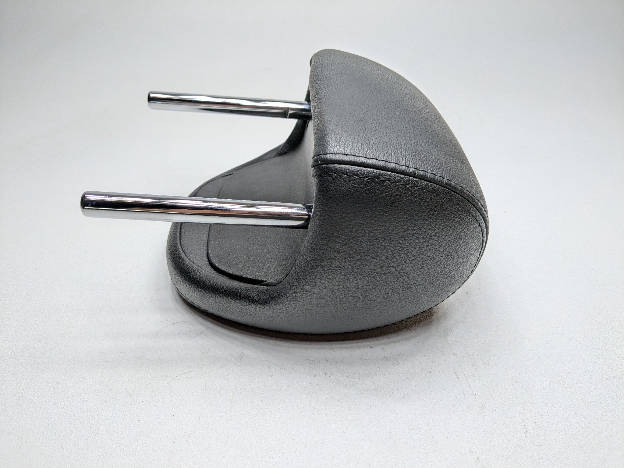 2008 - 2010 OEM PORSCHE CAYENNE REAR CENTER SIDE SEAT HEADREST BLACK