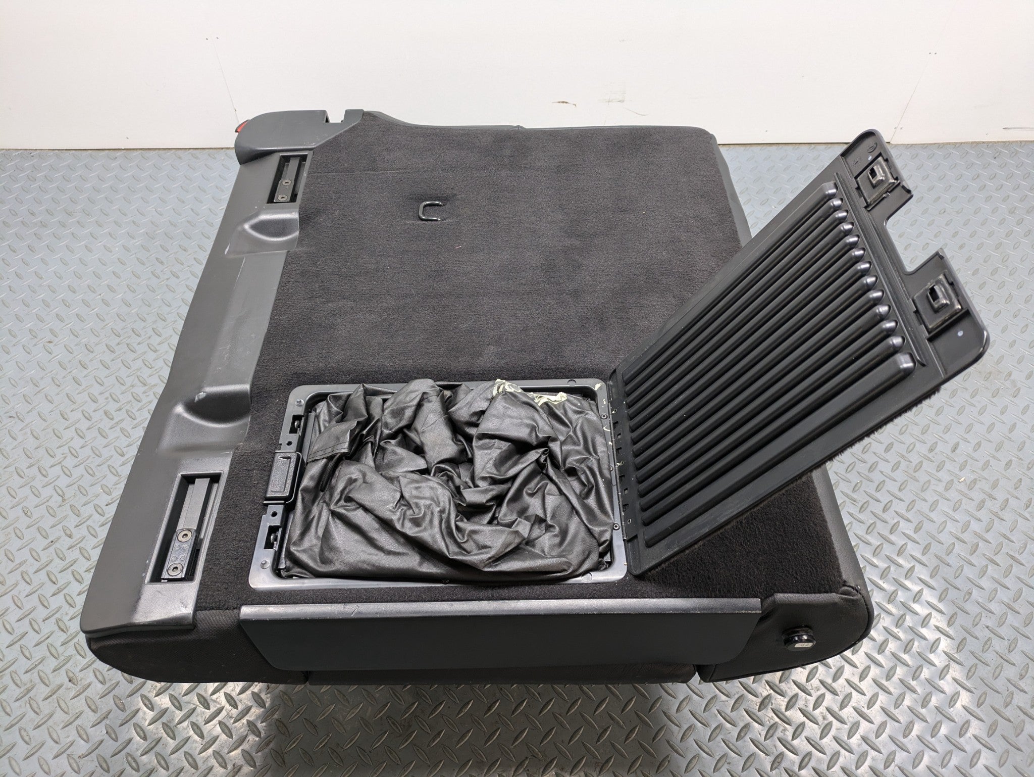 2008 - 2010 OEM PORSCHE CAYENNE REAR RIGHT PASSENGER SIDE UPPER SEAT CUSHION