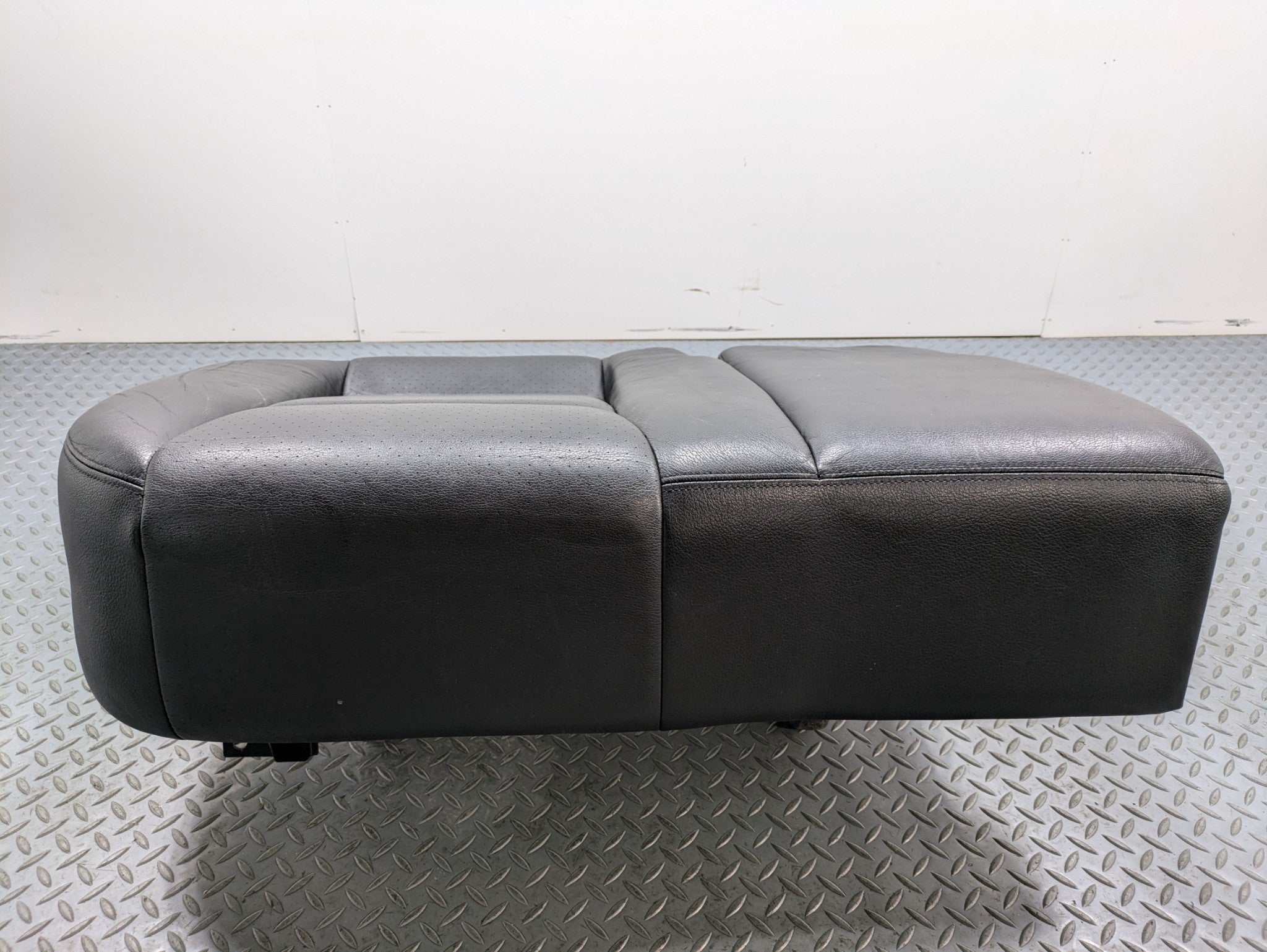 2008 - 2010 OEM PORSCHE CAYENNE REAR RIGHT PASSENGER SIDE LOWER BACK SEAT