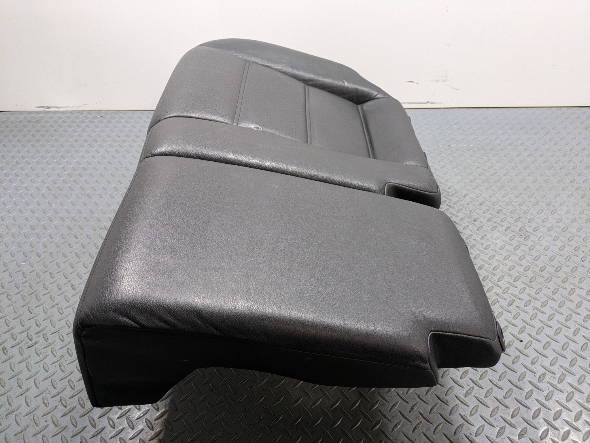 2008 - 2010 OEM PORSCHE CAYENNE REAR RIGHT PASSENGER SIDE LOWER BACK SEAT