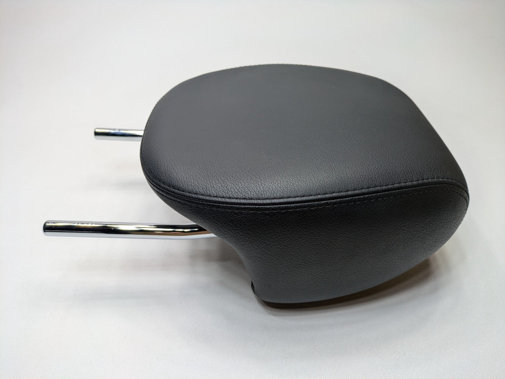 2008 - 2010 OEM PORSCHE CAYENNE FRONT RIGHT PASSENGER SIDE SEAT HEADREST BLACK