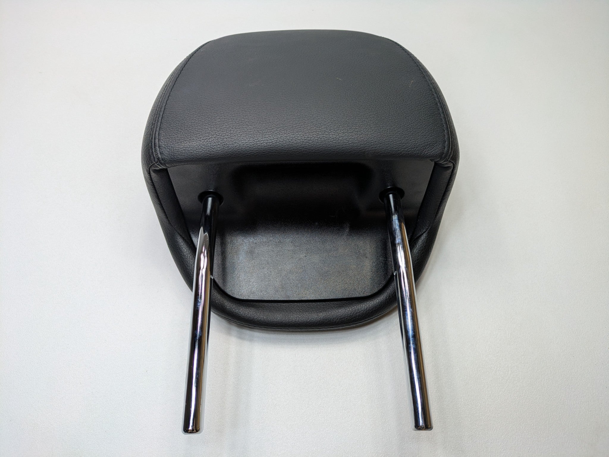 2008 - 2010 OEM PORSCHE CAYENNE FRONT RIGHT PASSENGER SIDE SEAT HEADREST BLACK