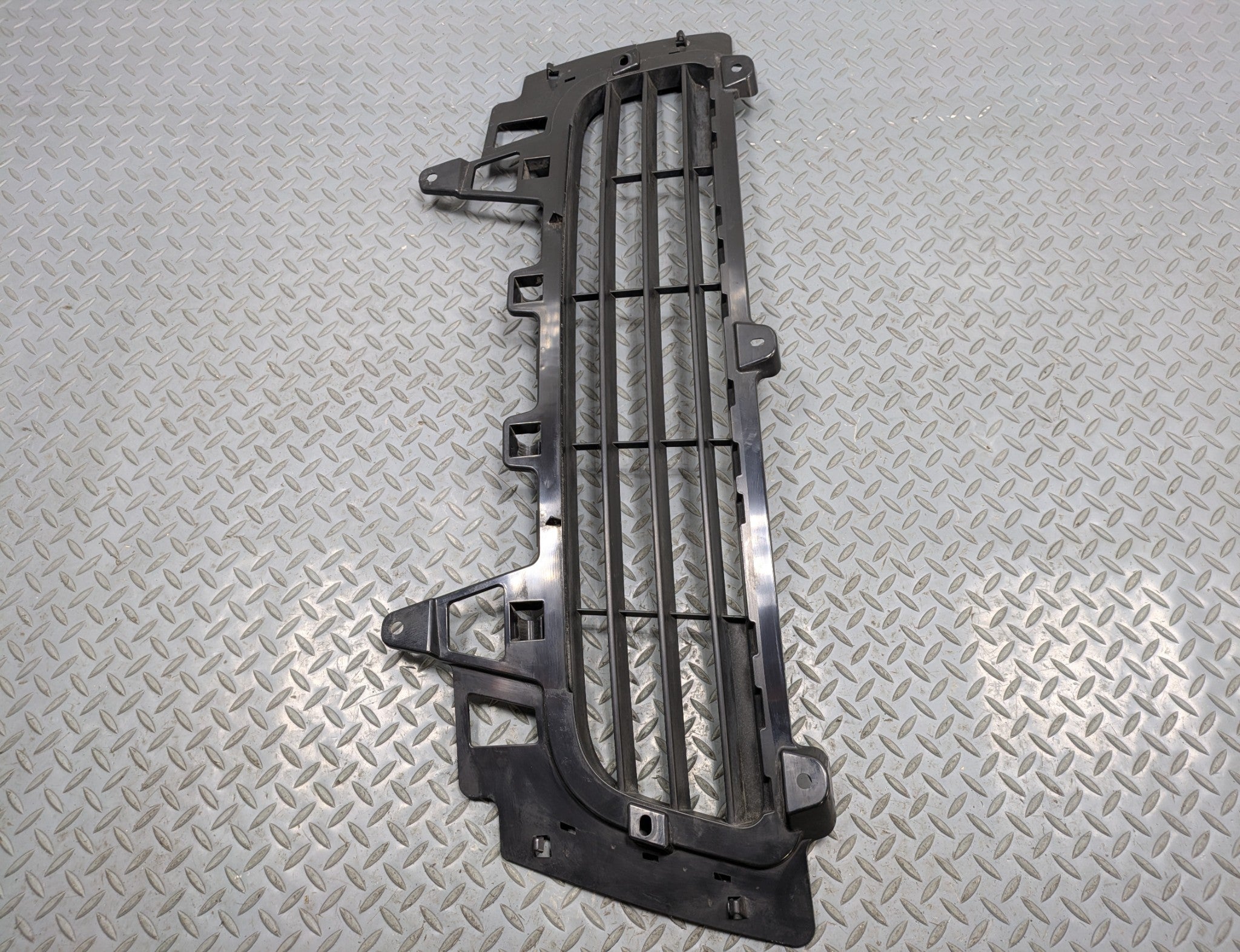 2008 - 2010 OEM PORSCHE CAYENNE FRONT CENTER BUMPER GRILLE PANEL