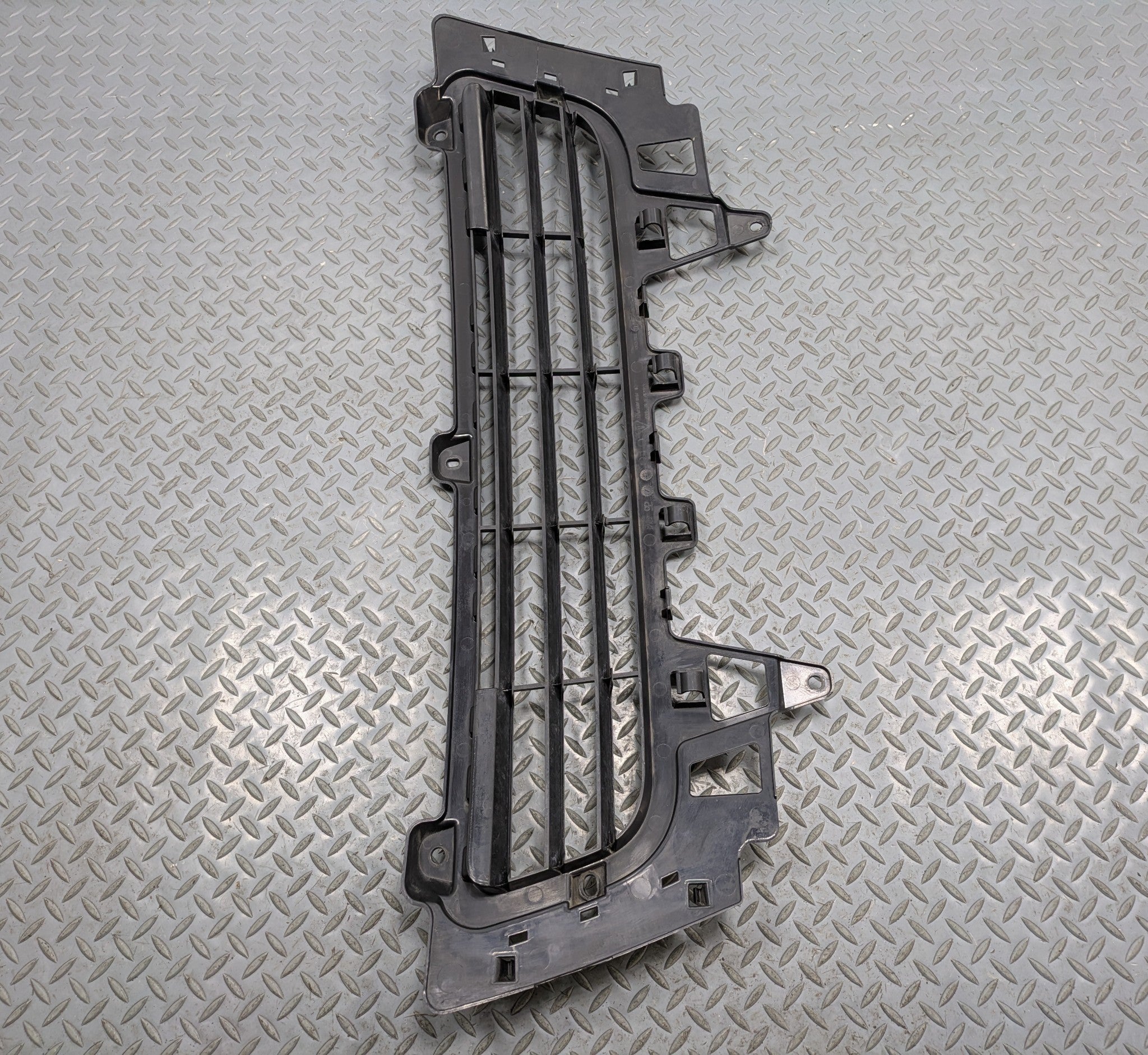 2008 - 2010 OEM PORSCHE CAYENNE FRONT CENTER BUMPER GRILLE PANEL