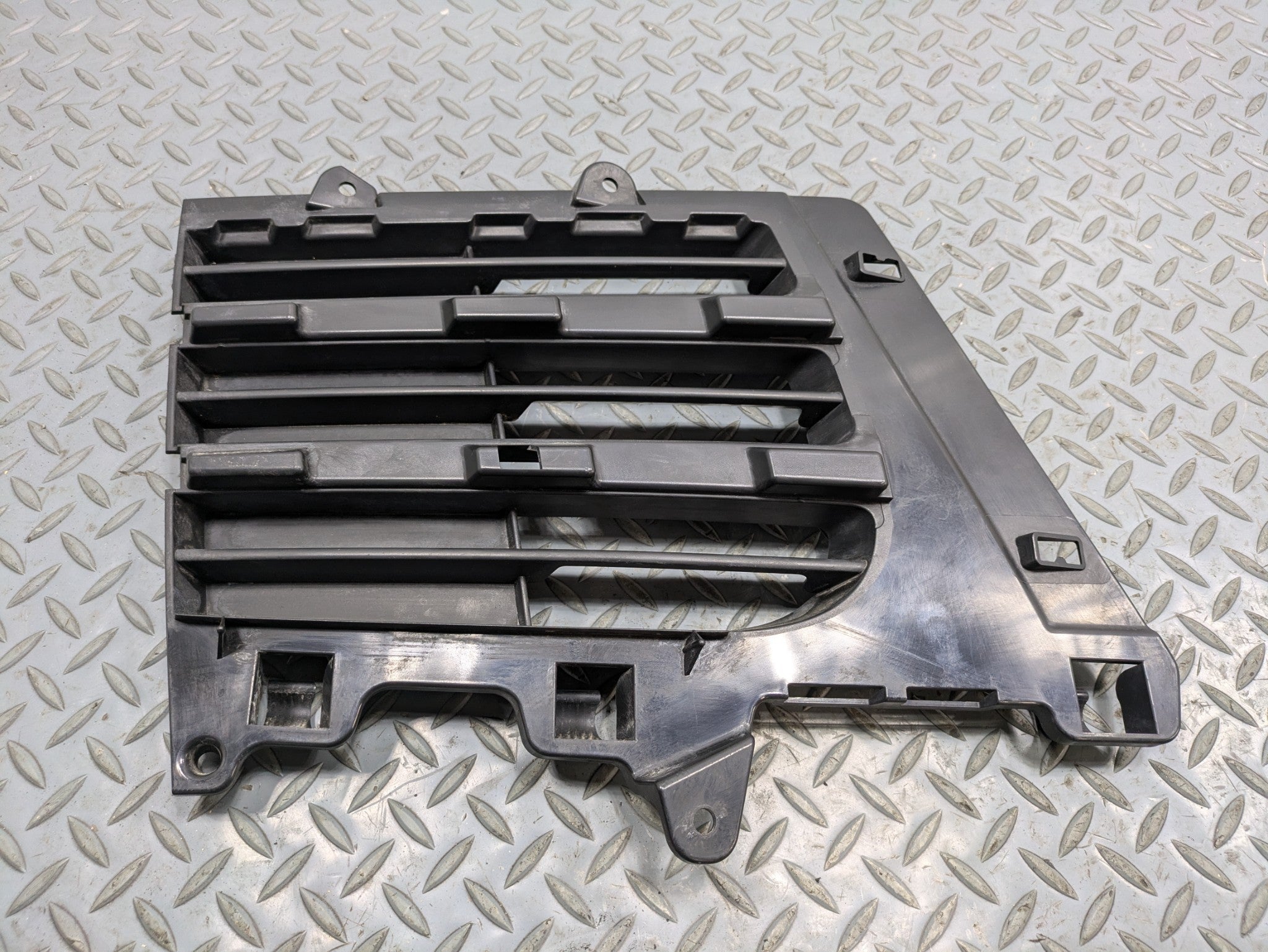 2008 - 2010 OEM PORSCHE CAYENNE FRONT RIGHT PASSENGER SIDE BUMPER GRILLE