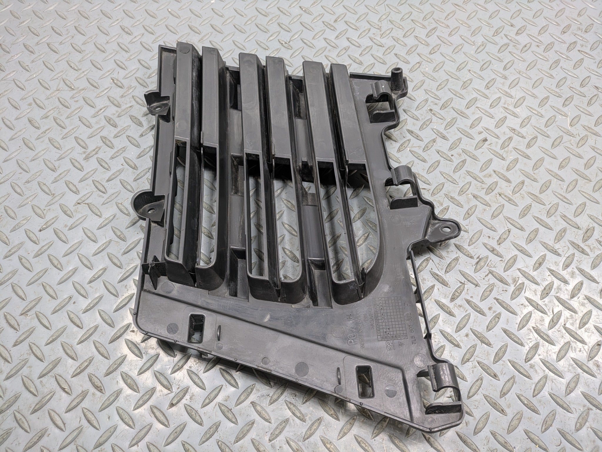 2008 - 2010 OEM PORSCHE CAYENNE FRONT RIGHT PASSENGER SIDE BUMPER GRILLE