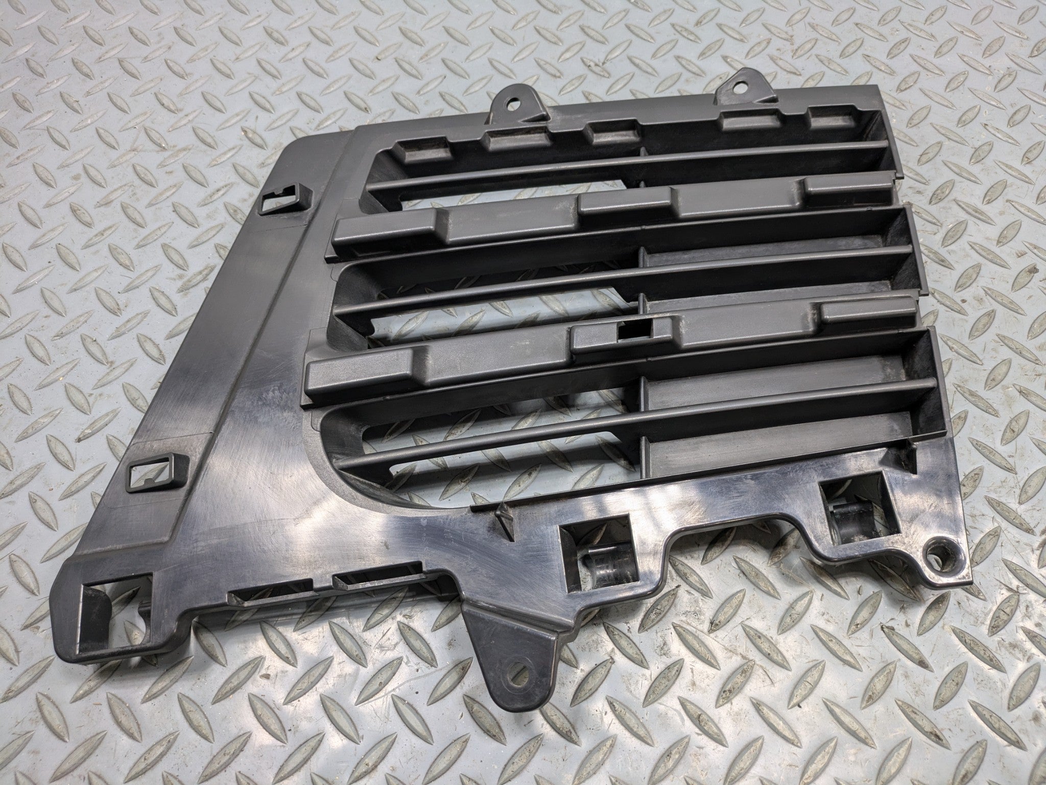 2008 - 2010 OEM PORSCHE CAYENNE FRONT LEFT DRIVER SIDE BUMPER GRILLE