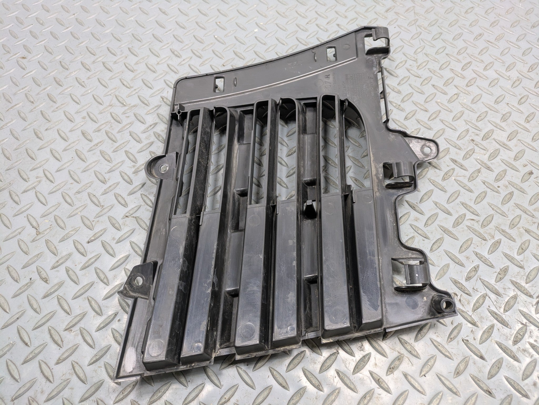2008 - 2010 OEM PORSCHE CAYENNE FRONT LEFT DRIVER SIDE BUMPER GRILLE
