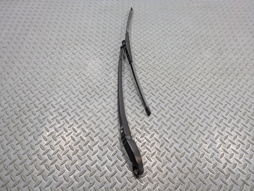 2008 - 2010 OEM PORSCHE CAYENNE FRONT LEFT SIDE WINDSHIELD WIPER ARM WITH BLADE