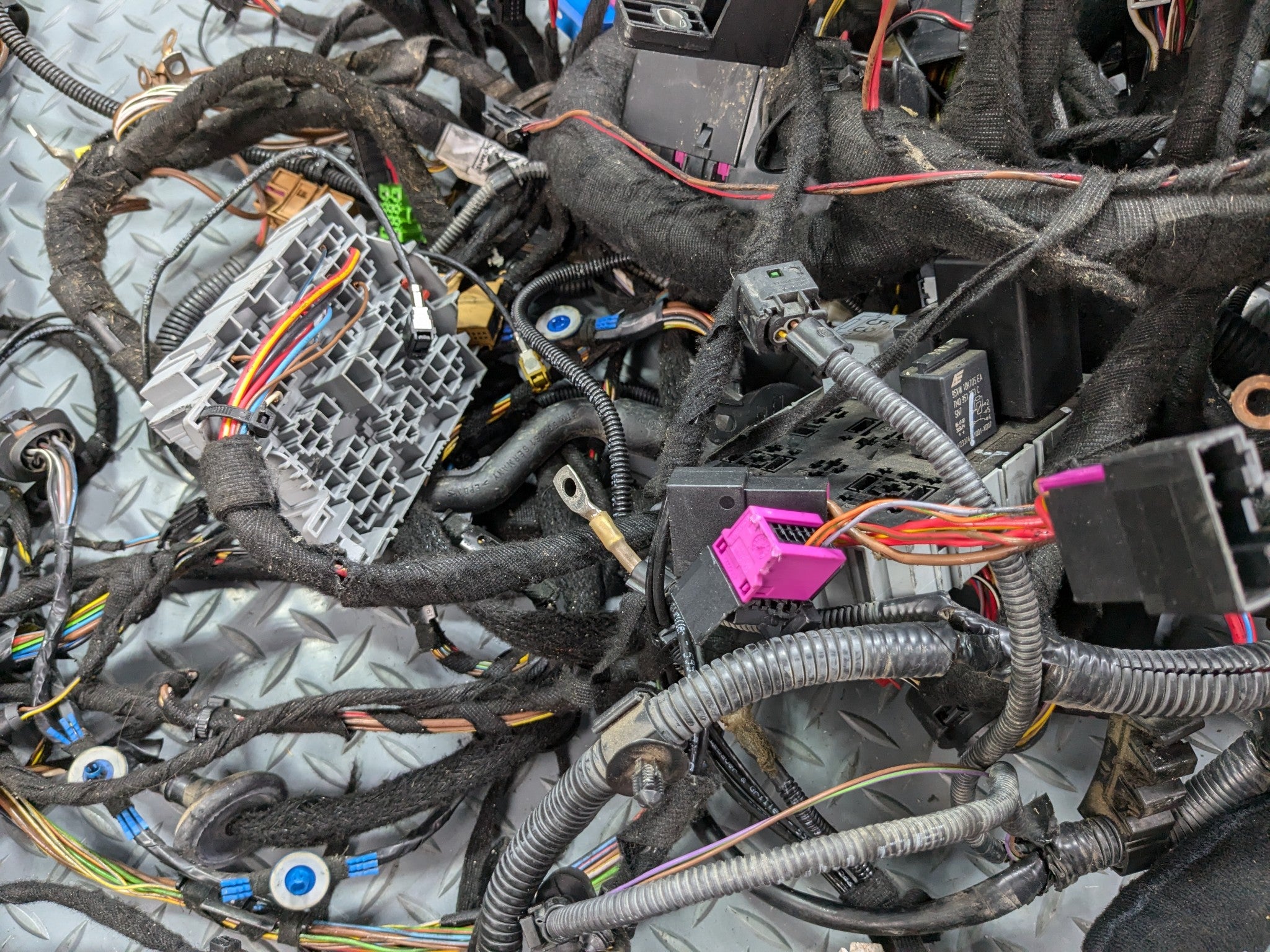 2008 - 2010 OEM PORSCHE CAYENNE INTERIOR BODY WIRE HARNESS CABLE AND CONNECTOR