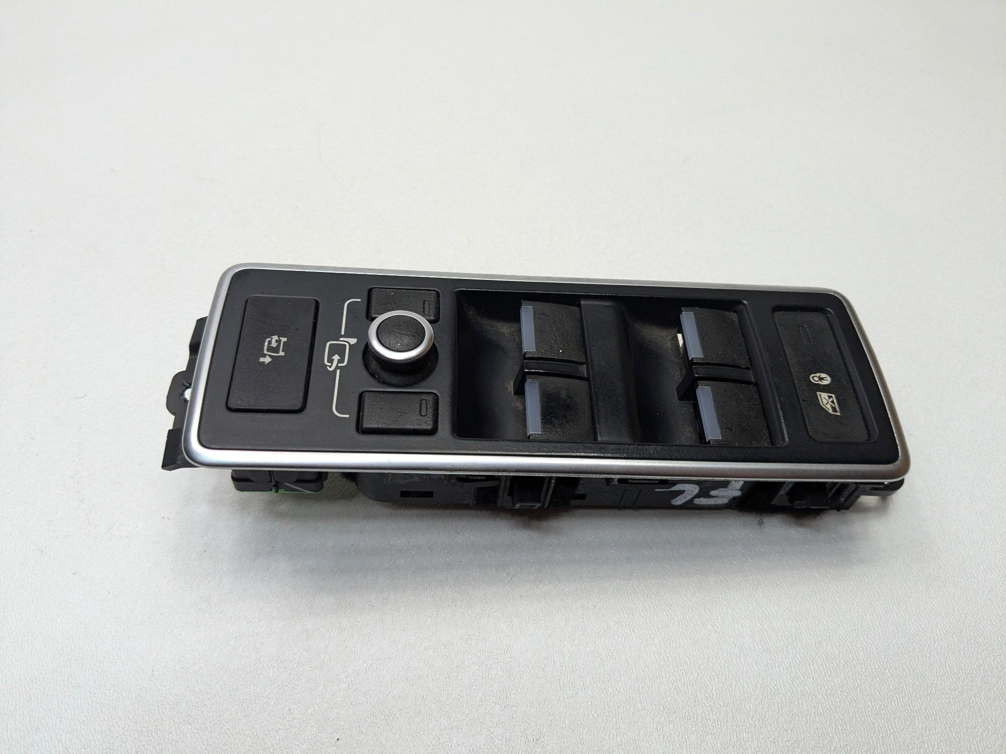 2013 - 2017 OEM LAND ROVER RANGE ROVER FRONT LEFT SIDE DOOR SWITCH ASSEMBLY