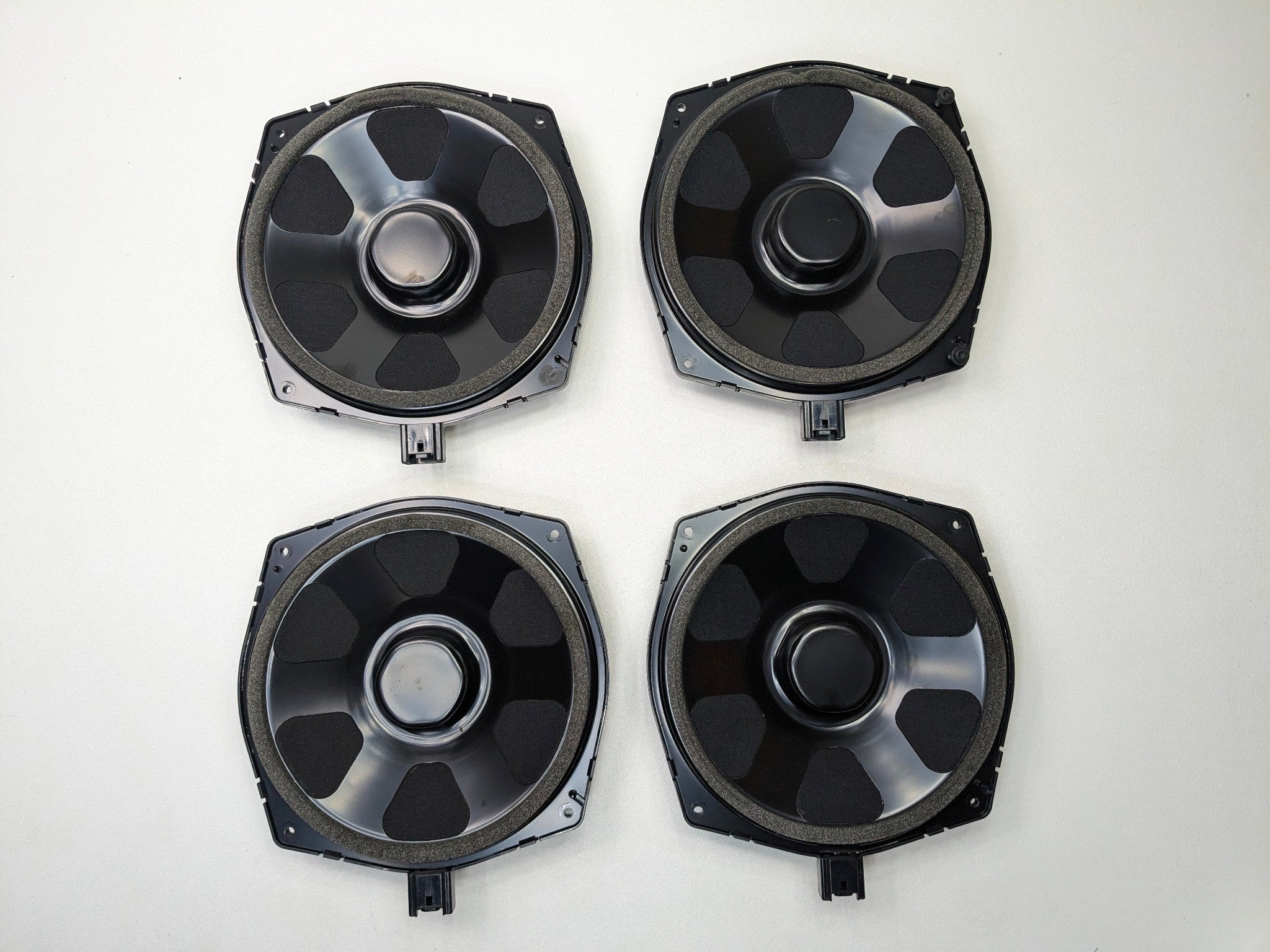 13 - 17 OEM LAND ROVER RANGE ROVER FRONT AND REAR AUDIO SOUND SYSTEM SPEAKER SET