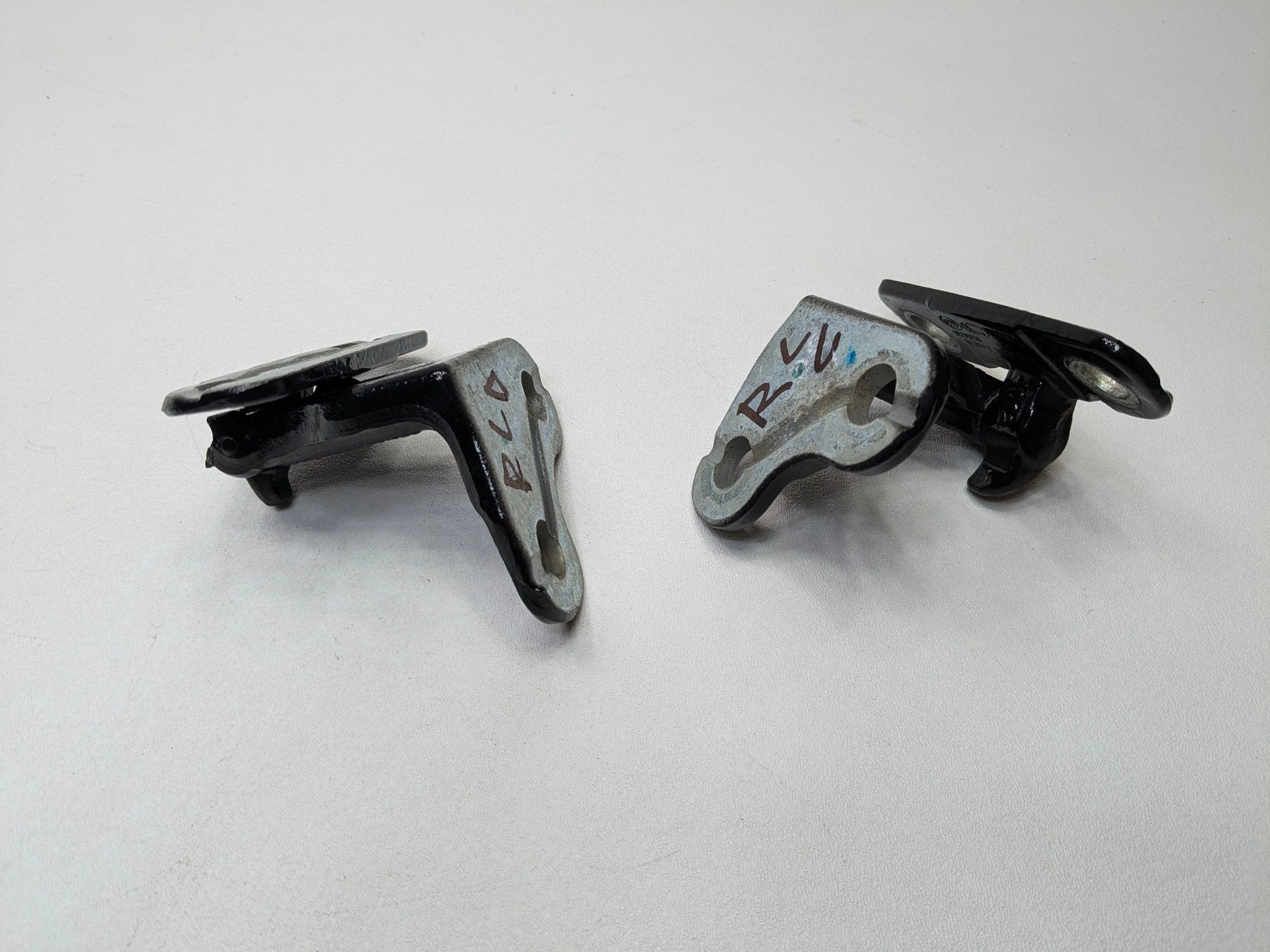 2013 - 2017 OEM LAND ROVER RANGE ROVER FRONT LEFT DRIVER SIDE DOOR HINGE SET 2