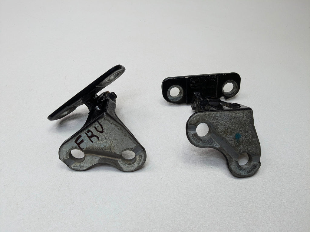 13 - 17 OEM LAND ROVER RANGE ROVER FRONT RIGHT LOWER AND UPPER DOOR HINGE SET