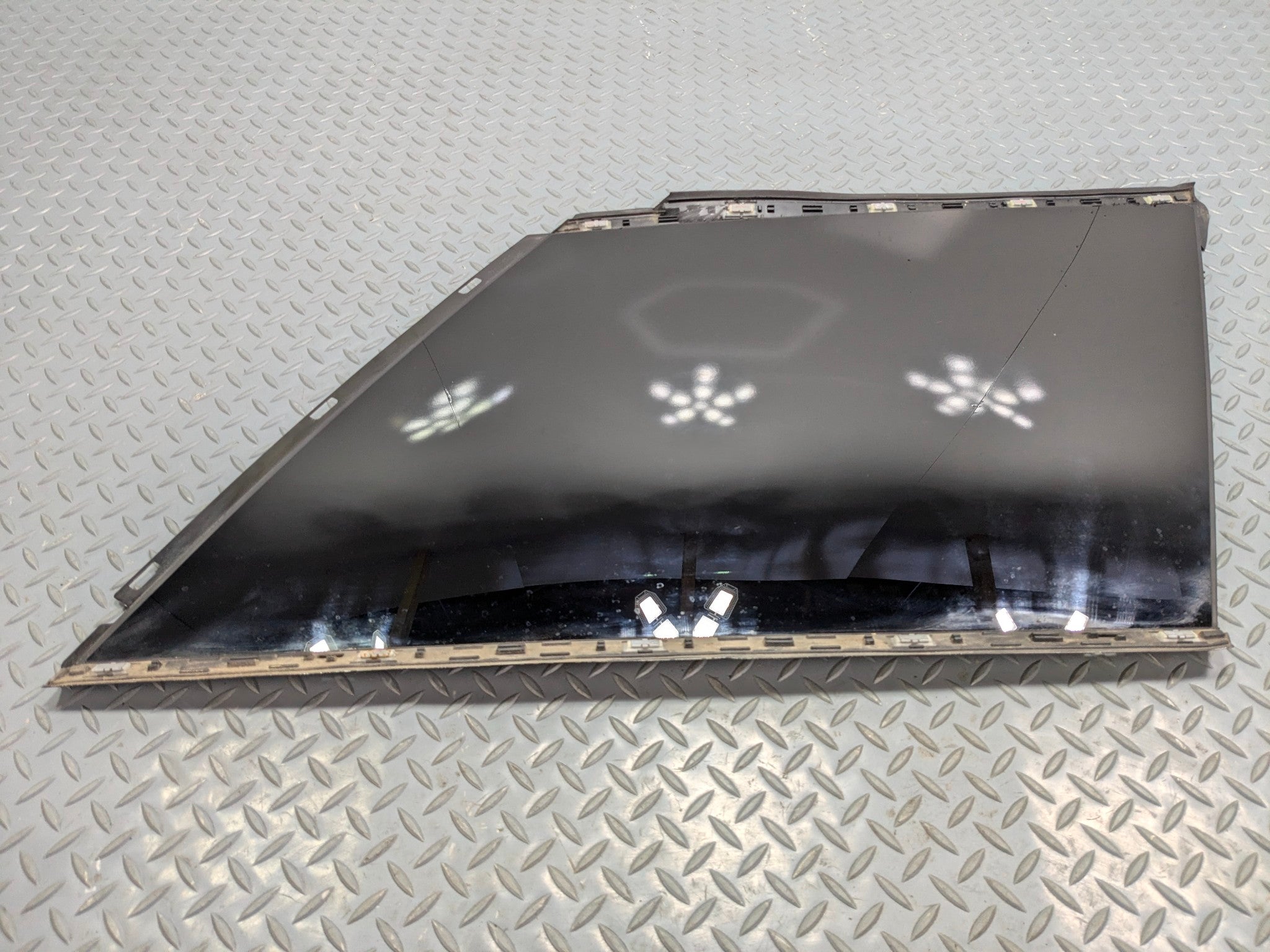 13 -17 OEM LAND ROVER RANGE ROVER REAR RIGHT PASSENGER SIDE QUARTER WINDOW GLASS