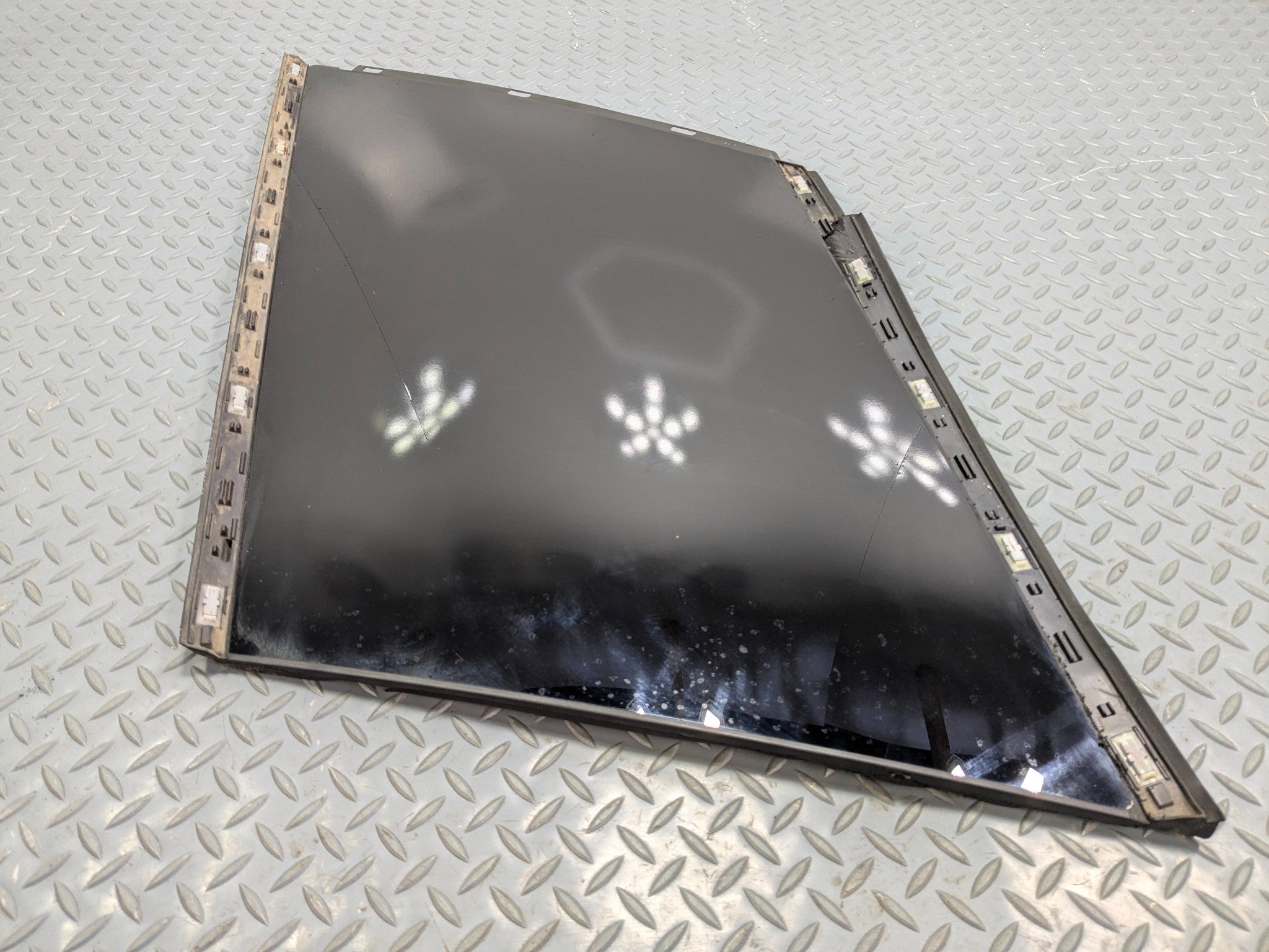 13 -17 OEM LAND ROVER RANGE ROVER REAR RIGHT PASSENGER SIDE QUARTER WINDOW GLASS