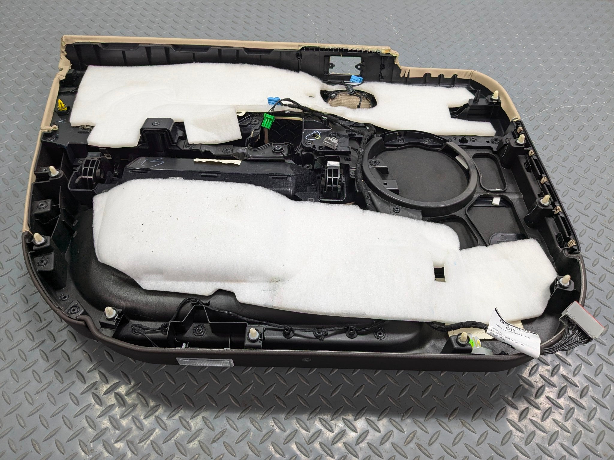 2013 -2017 OEM LAND ROVER RANGE ROVER FRONT RIGHT PASSENGER SIDE DOOR TRIM PANEL