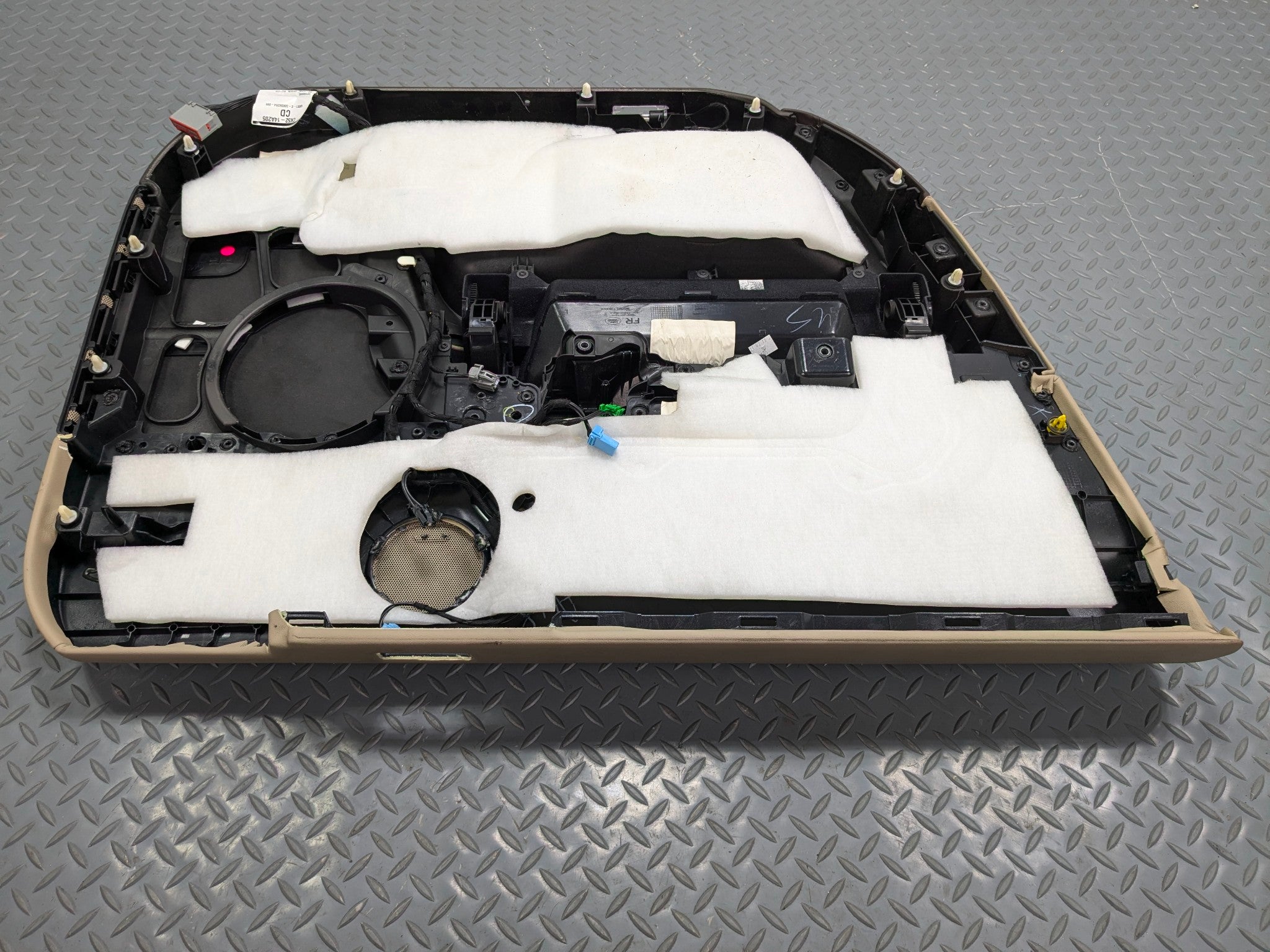 2013 -2017 OEM LAND ROVER RANGE ROVER FRONT RIGHT PASSENGER SIDE DOOR TRIM PANEL