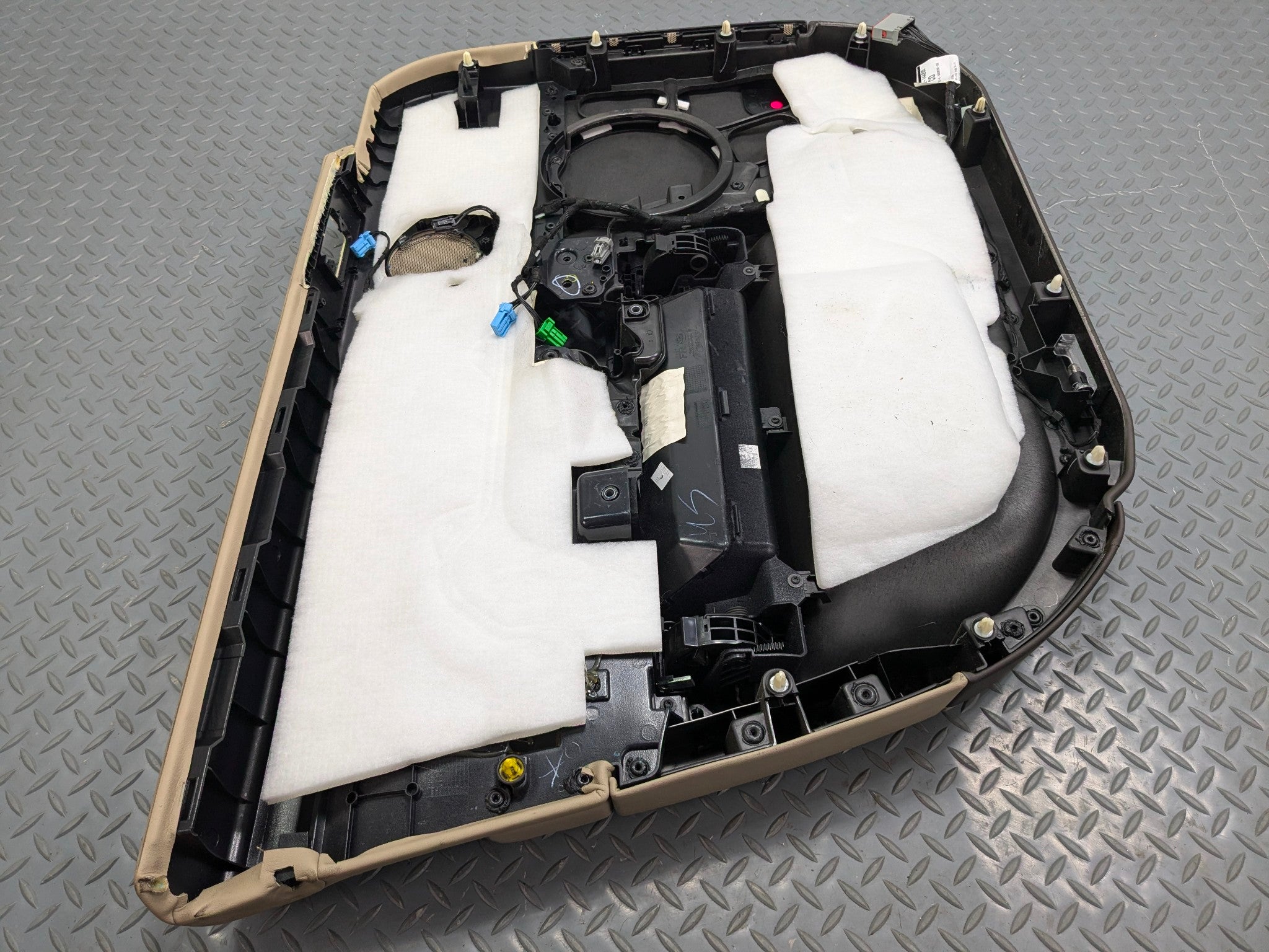 2013 -2017 OEM LAND ROVER RANGE ROVER FRONT RIGHT PASSENGER SIDE DOOR TRIM PANEL