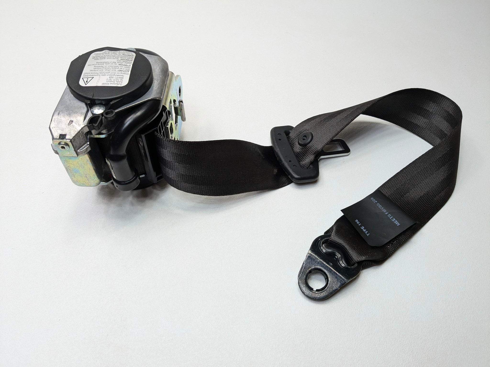 2013 - 2017 OEM LAND ROVER RANGE ROVER REAR LEFT DRIVER SIDE SEAT BELT RETRACTOR