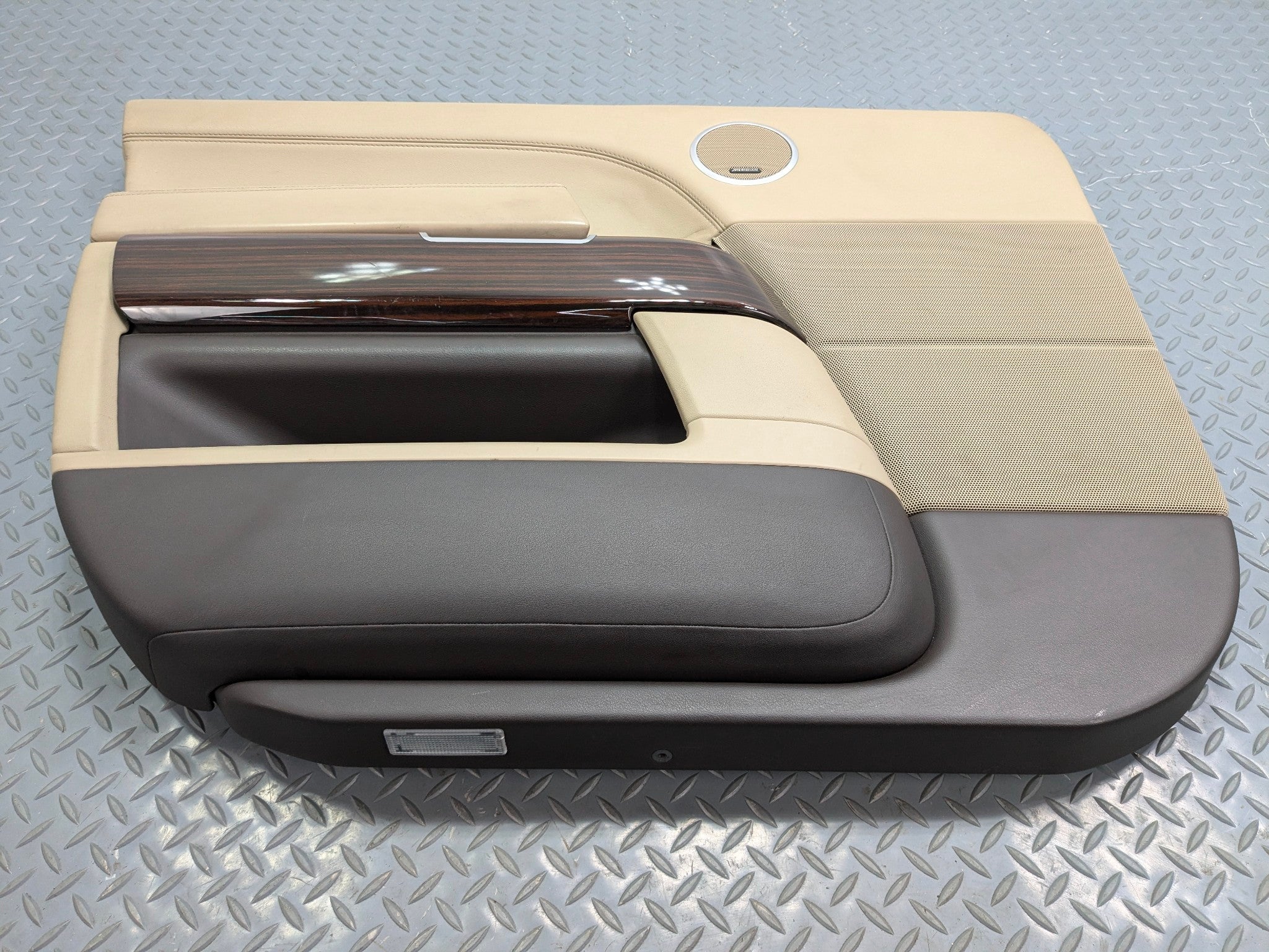 2013 - 2017 OEM LAND ROVER RANGE ROVER FRONT LEFT DRIVER SIDE DOOR TRIM PANEL