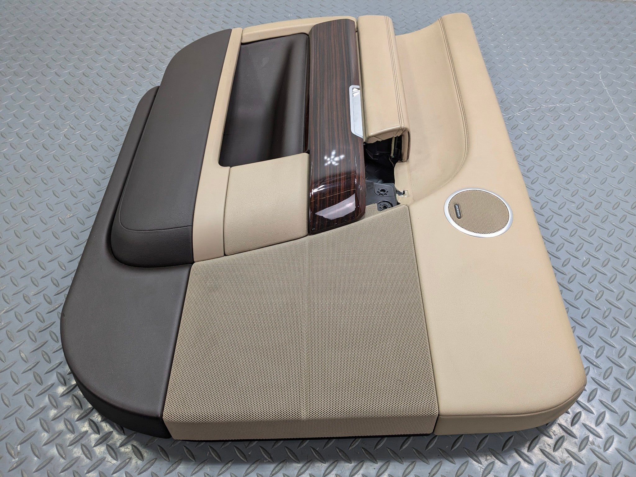 2013 - 2017 OEM LAND ROVER RANGE ROVER FRONT LEFT DRIVER SIDE DOOR TRIM PANEL